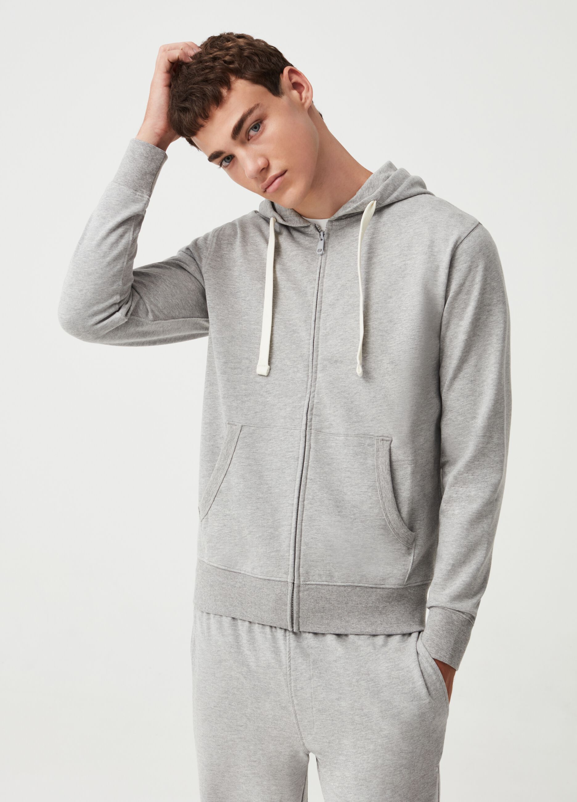 Full-zip in felpa con cappuccio_1