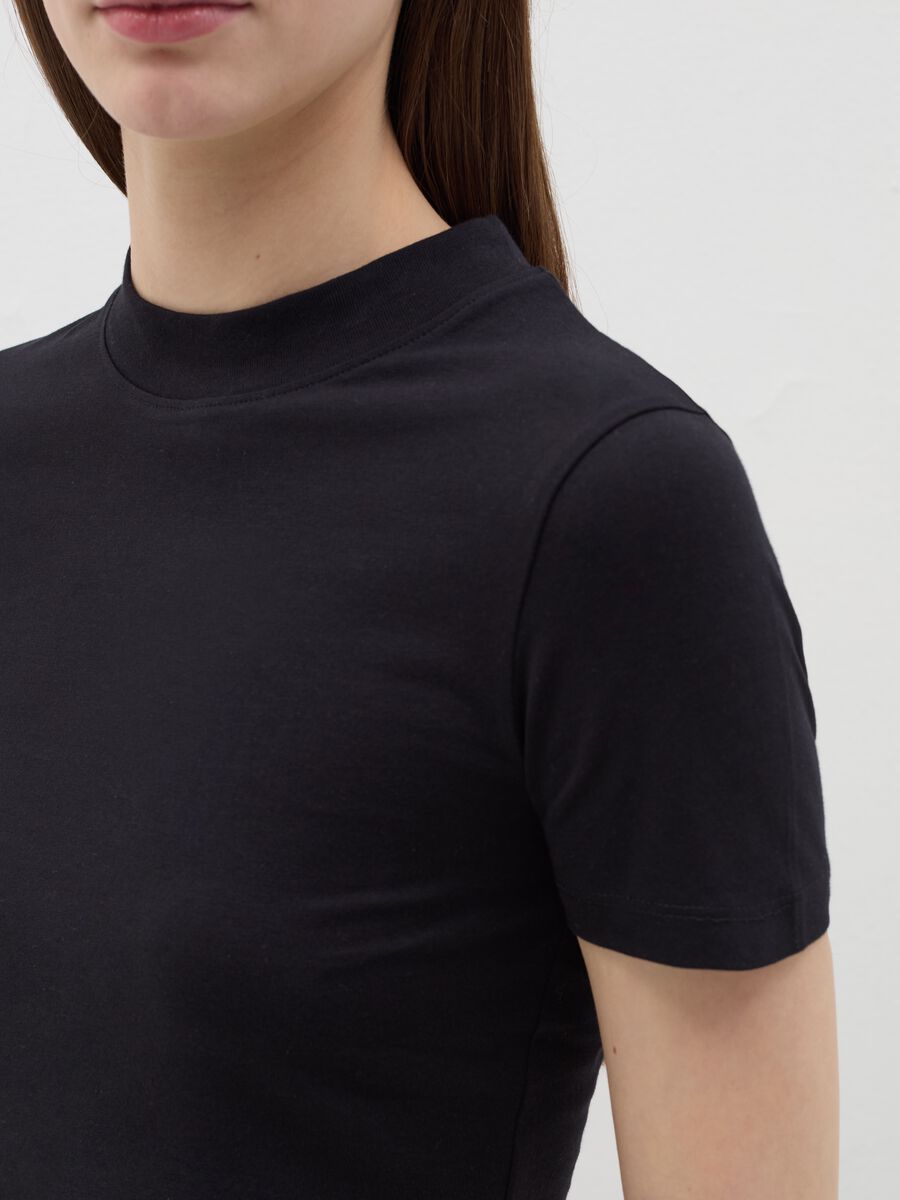 Stretch cotton T-shirt with mock neck_3