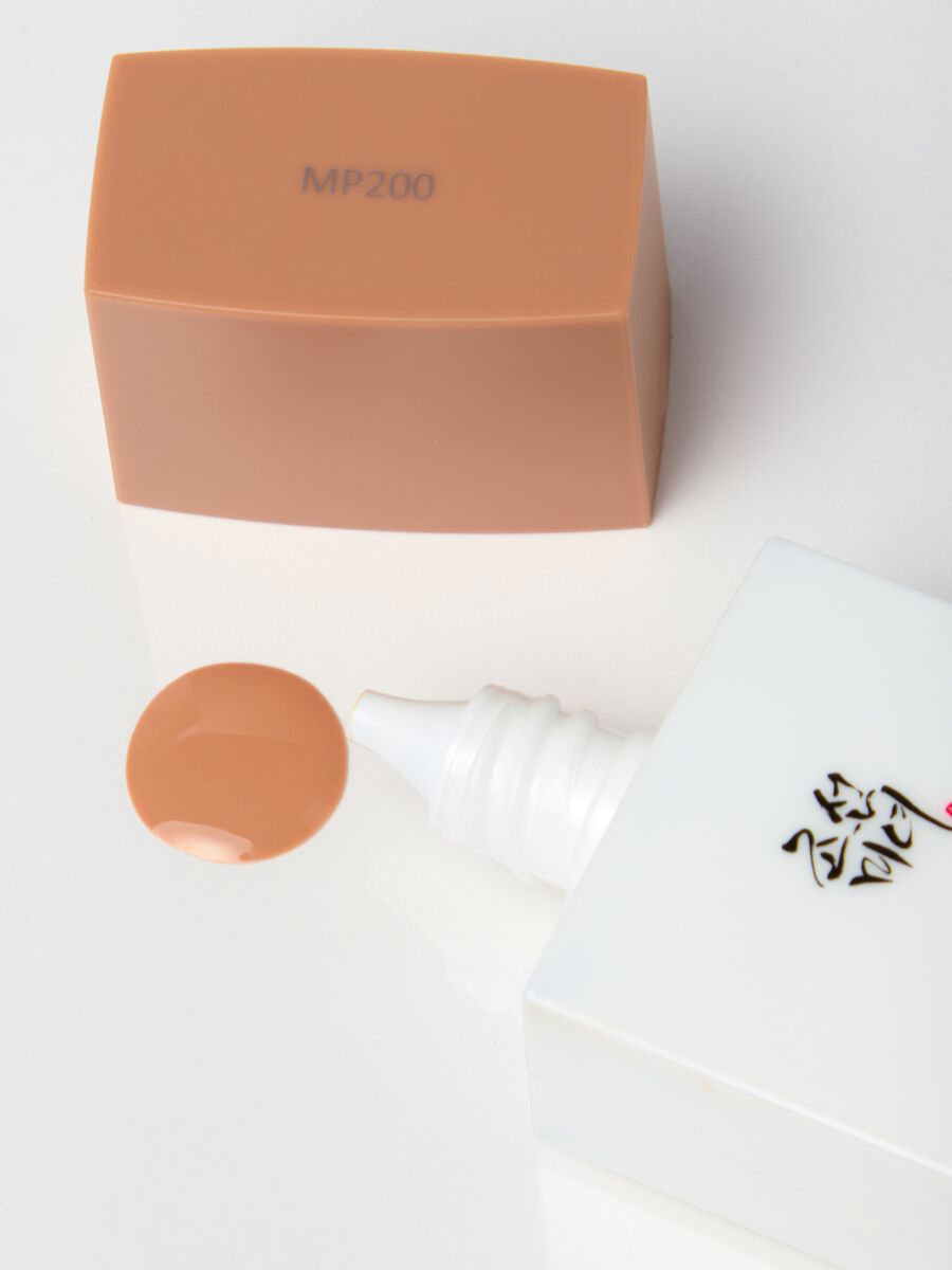Tinted sunscreen with SPF - Korean skincare_1