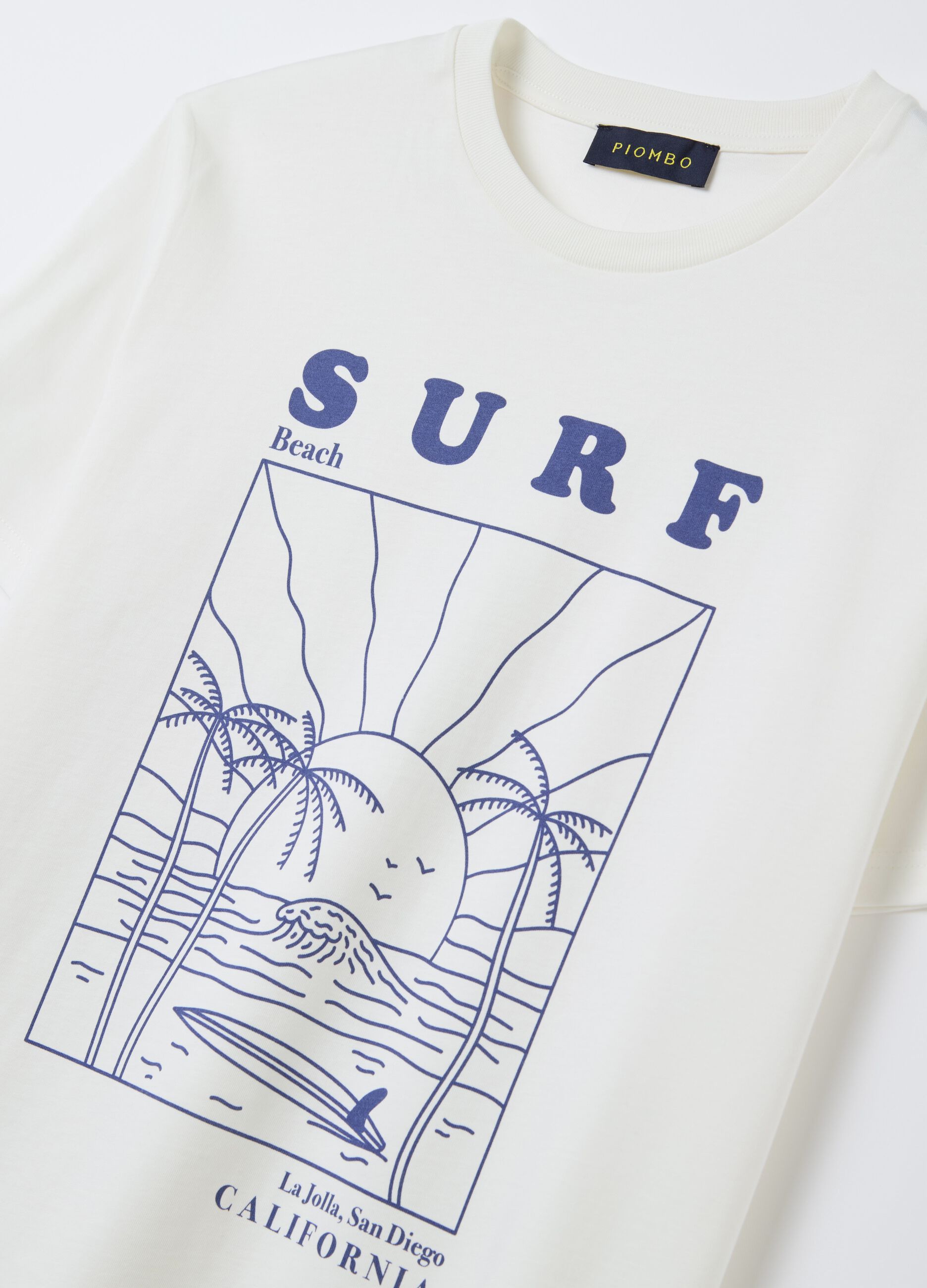 White T-shirt with California surf graphic print