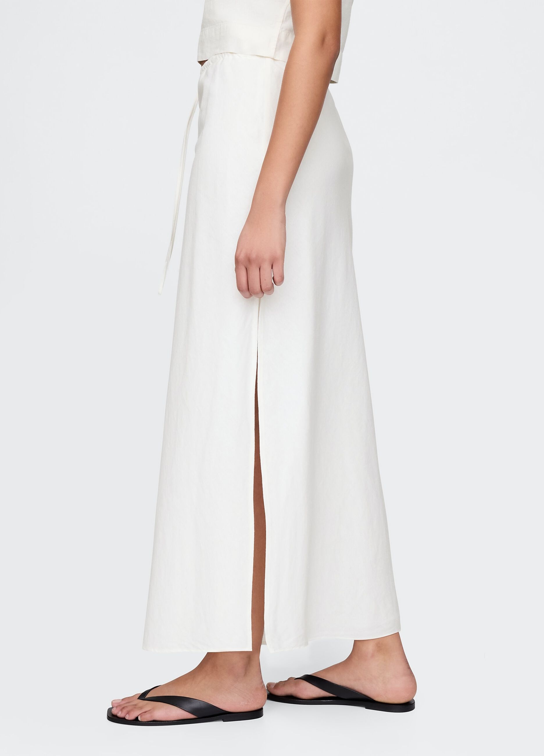 Long white skirt in linen and viscose
