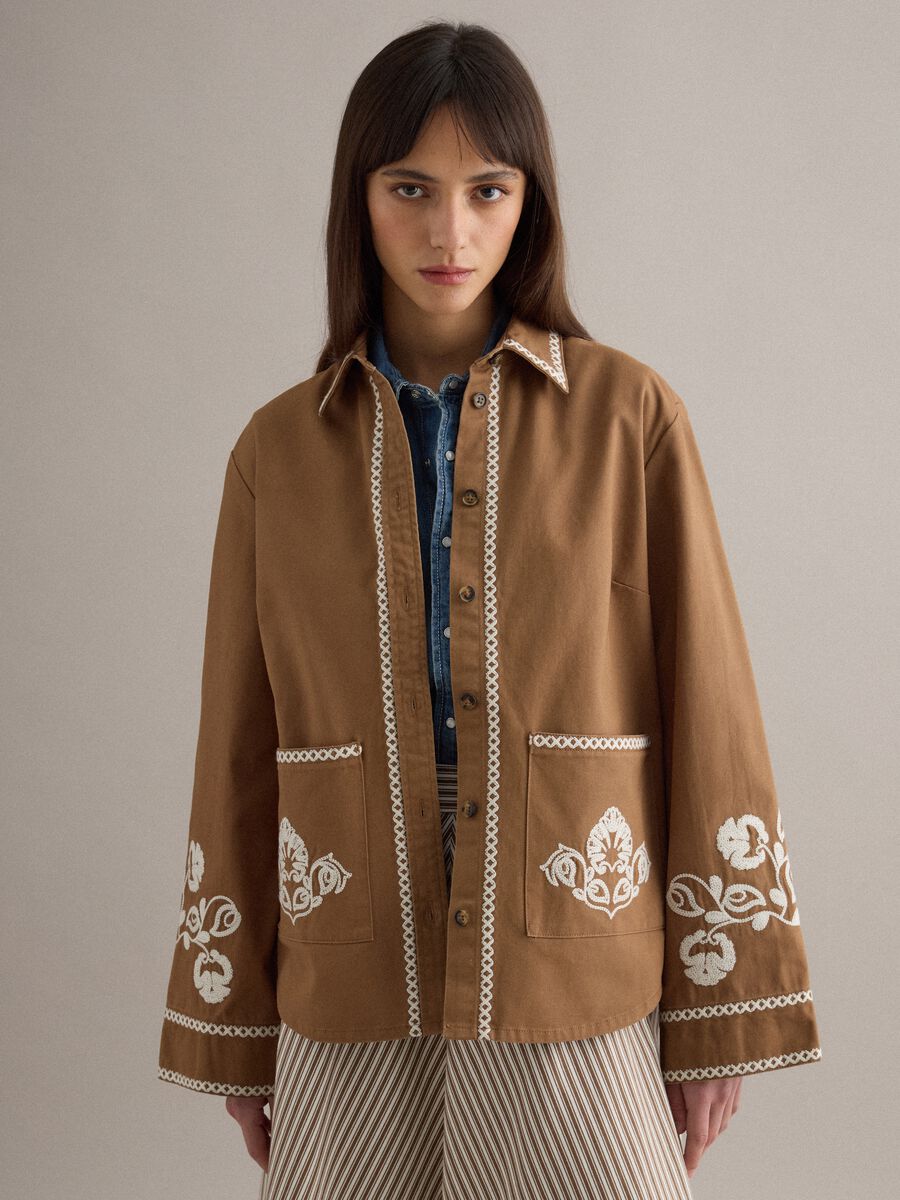 Brown pure cotton regular fit shirt with contrast embroidery_1