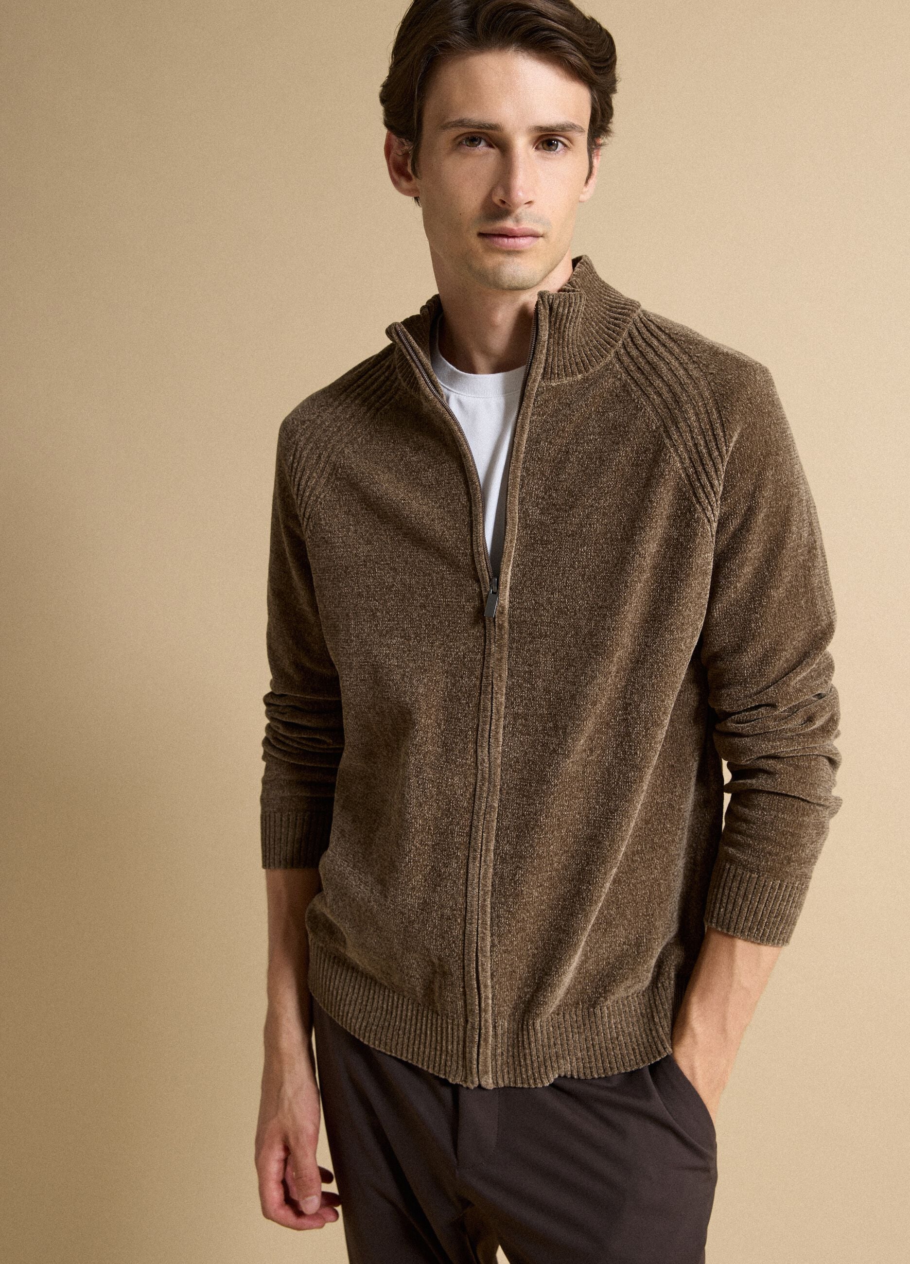 Beige full-zip cardigan with collar, regular fit