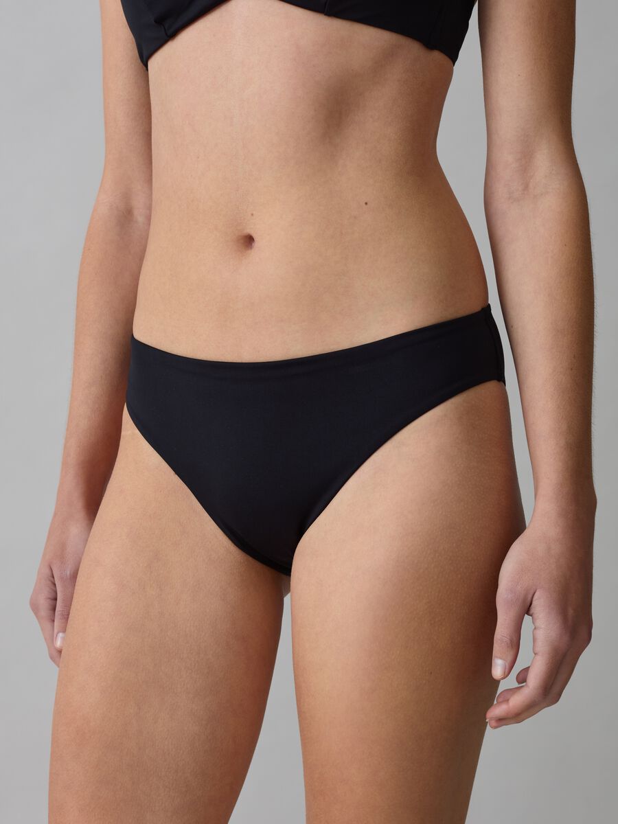 Solid colour bikini briefs_1