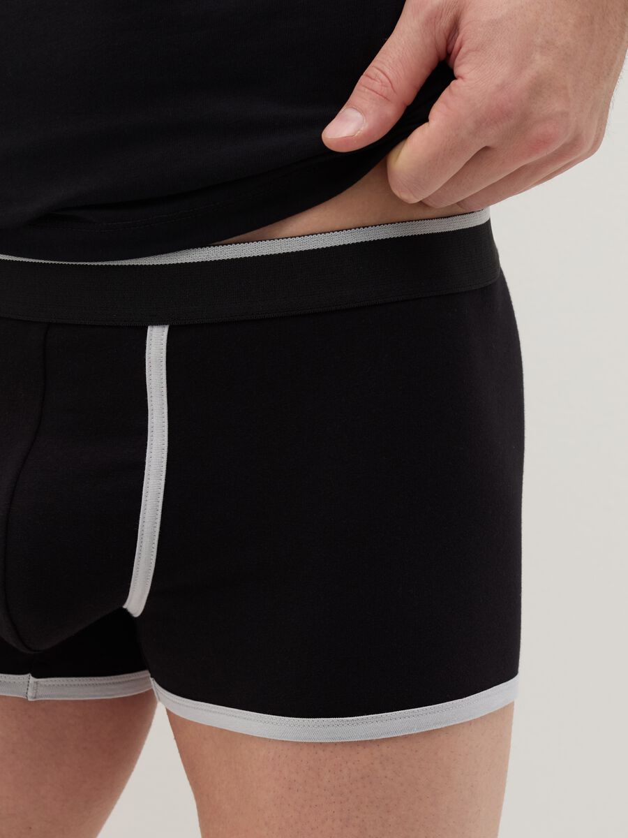 Stretch cotton boxer shorts with contrasting details._2