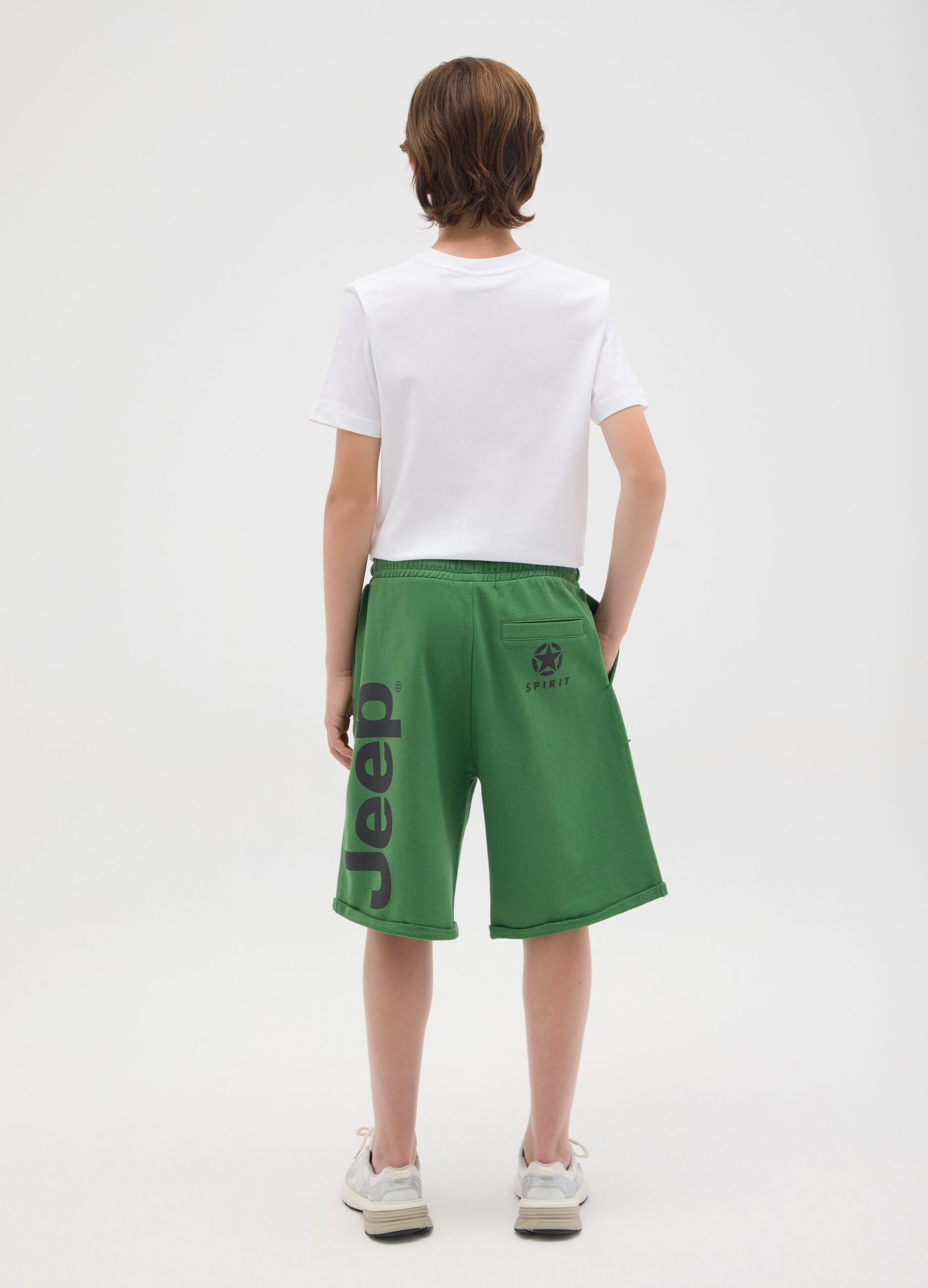 Shorts da bambino in puro cotone verde con tasche