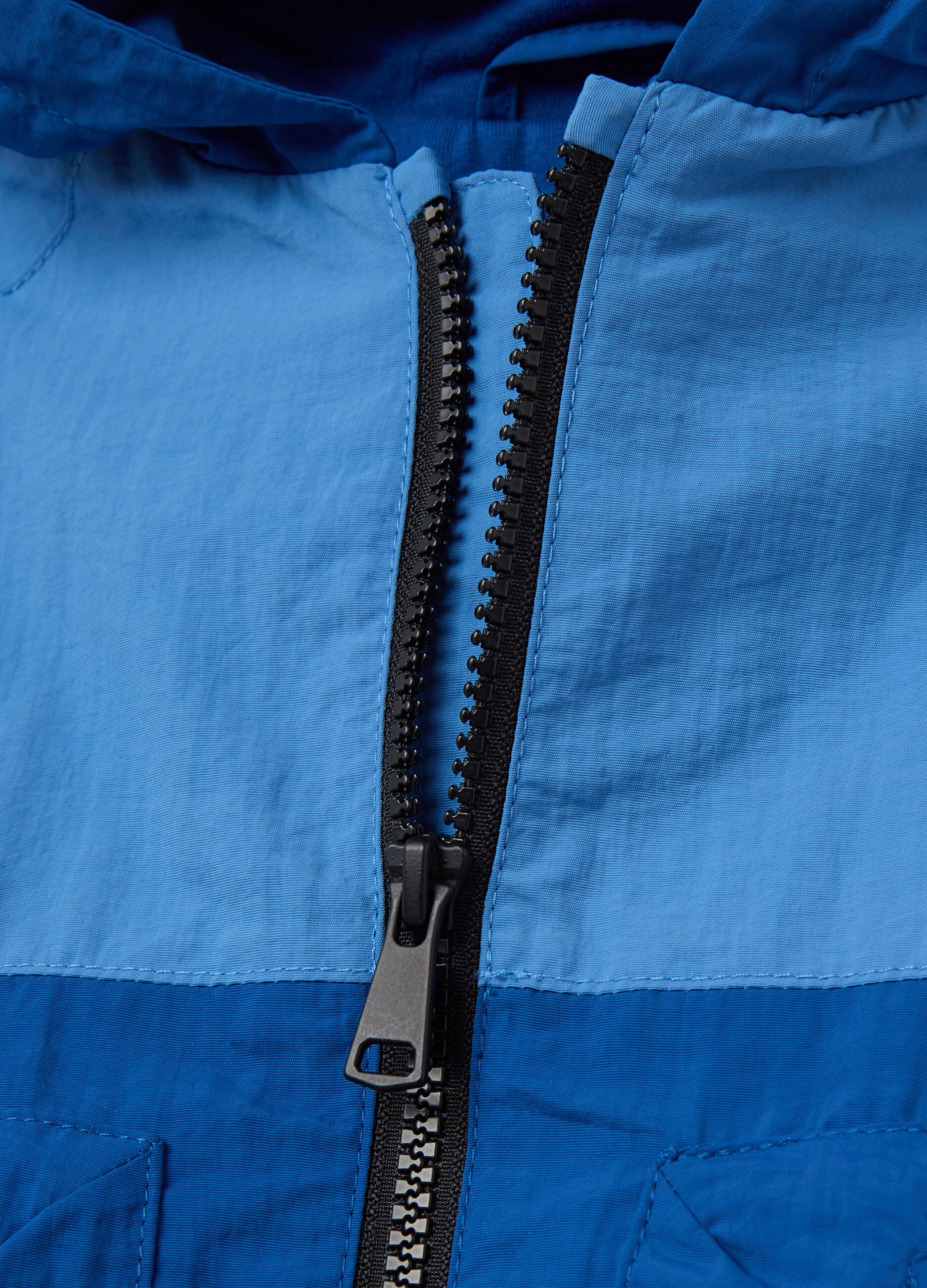 Full-zip two-tone jacket with hood