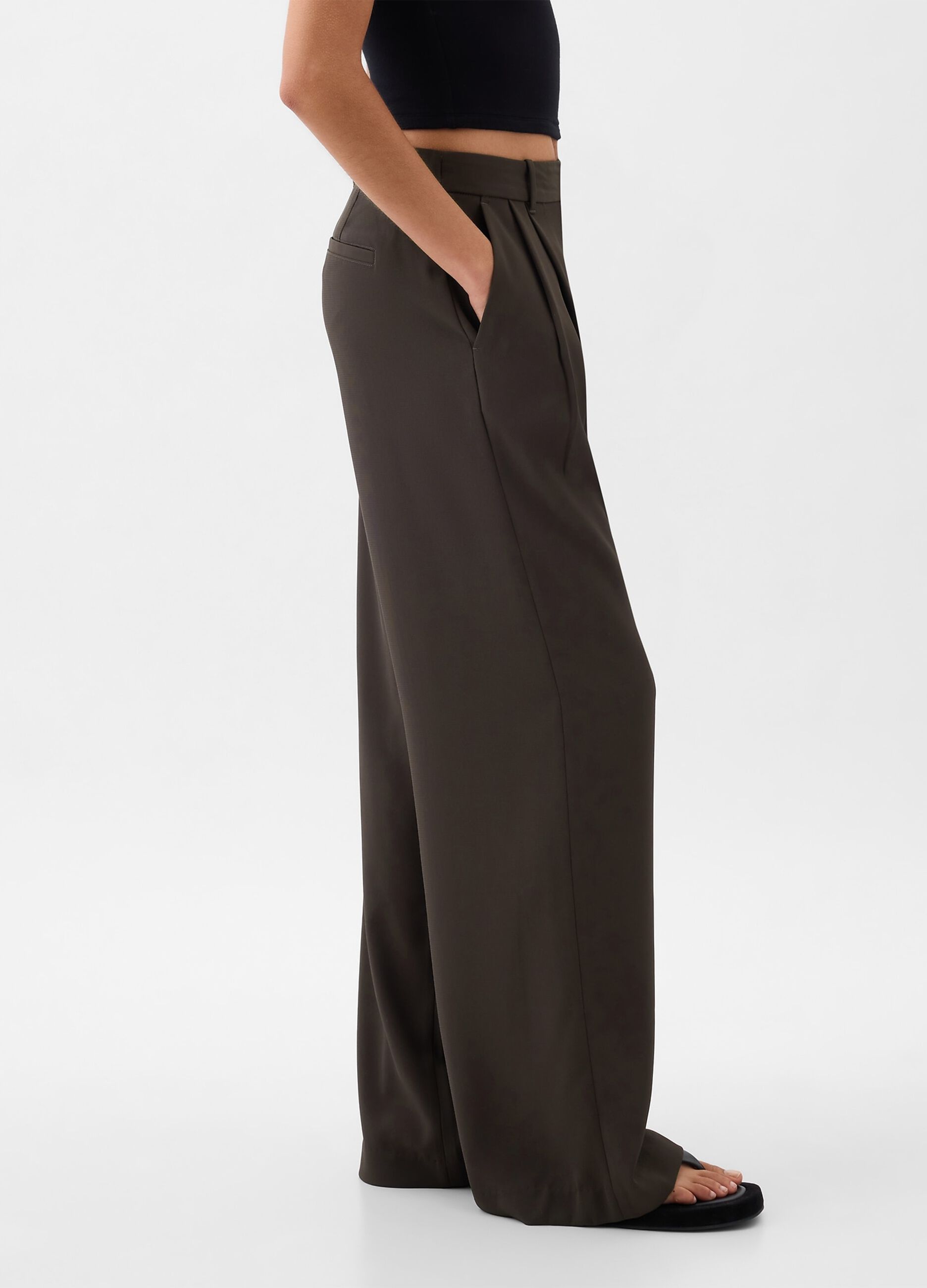 Wide leg trousers with darts