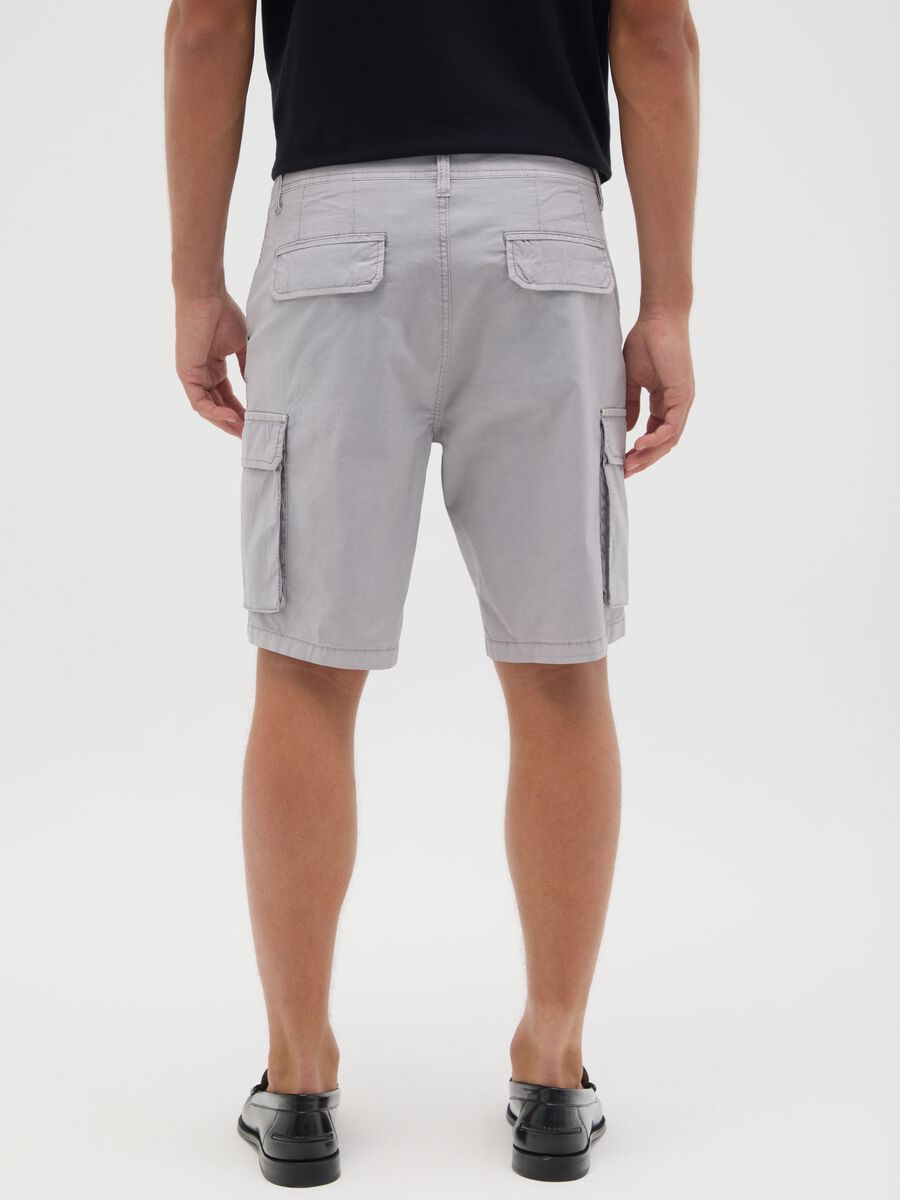 Men's grey stretch cotton regular fit bermuda shorts_3