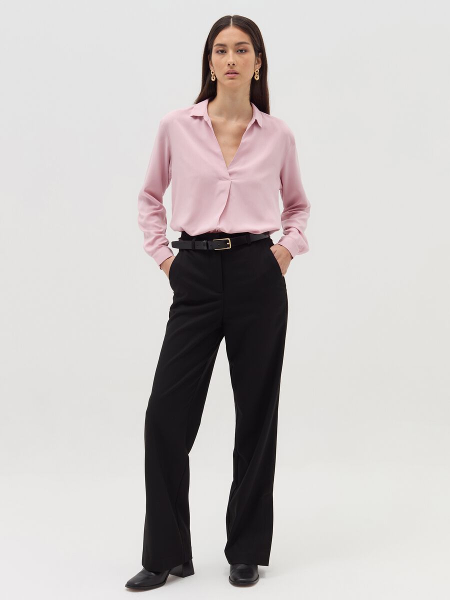 Blusa con scollo a polo maniche lunghe_1