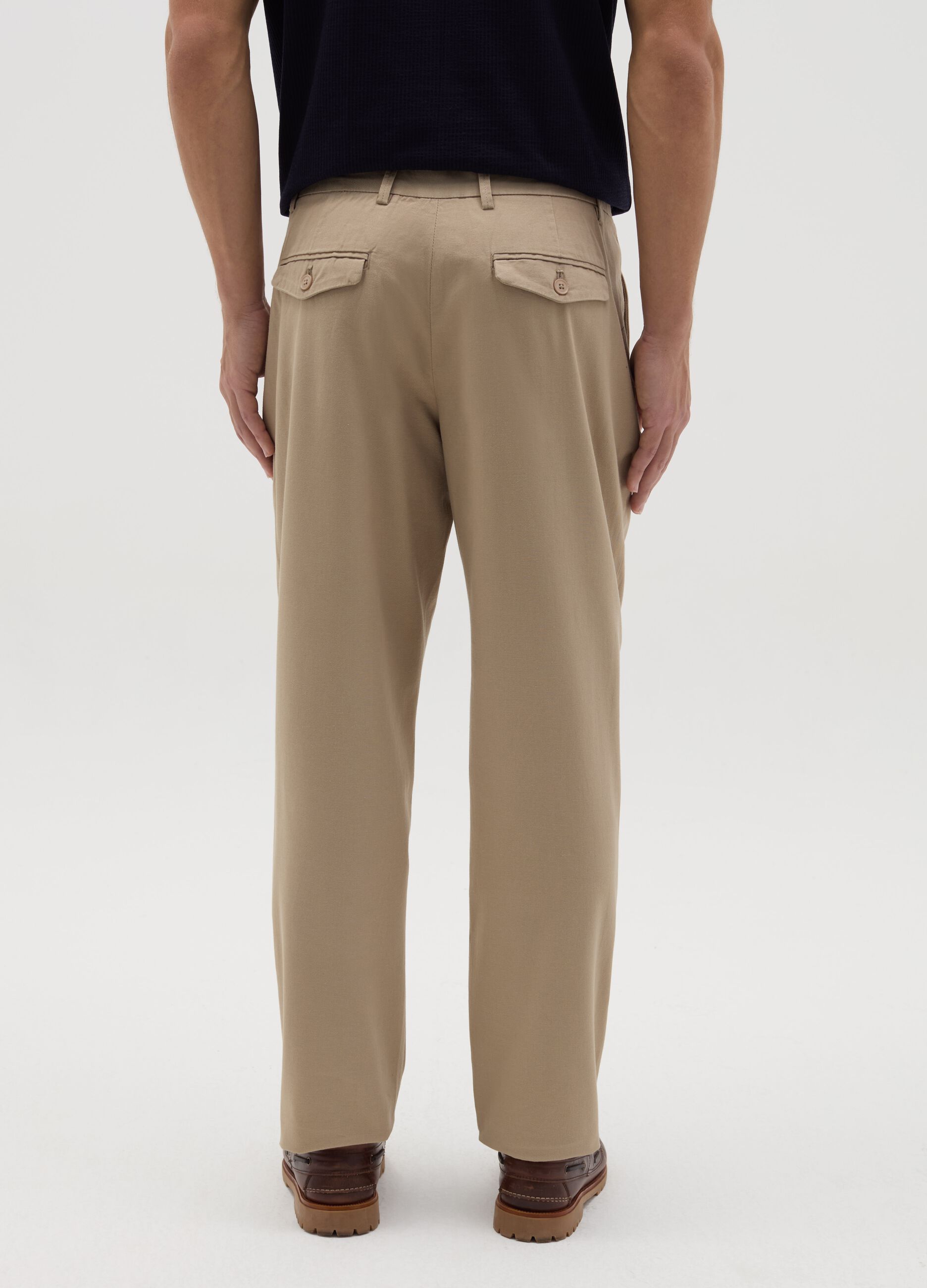 Pantaloni chino in cotone e lino