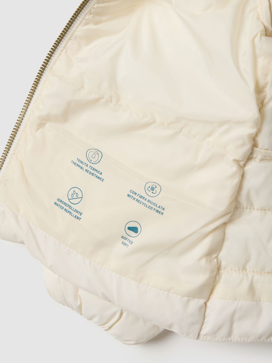 White padded regular fit girl's jacket with hood_2