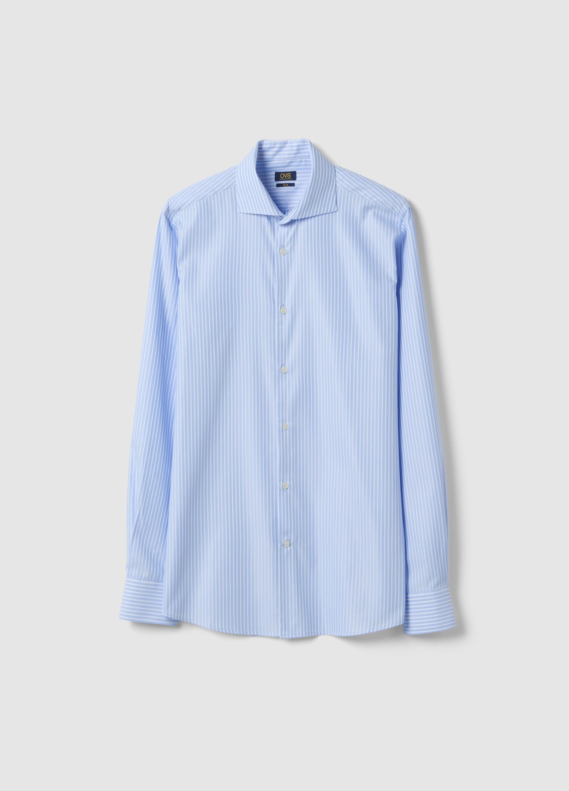 Camicia a righe multicolor slim fit con collo alla francese