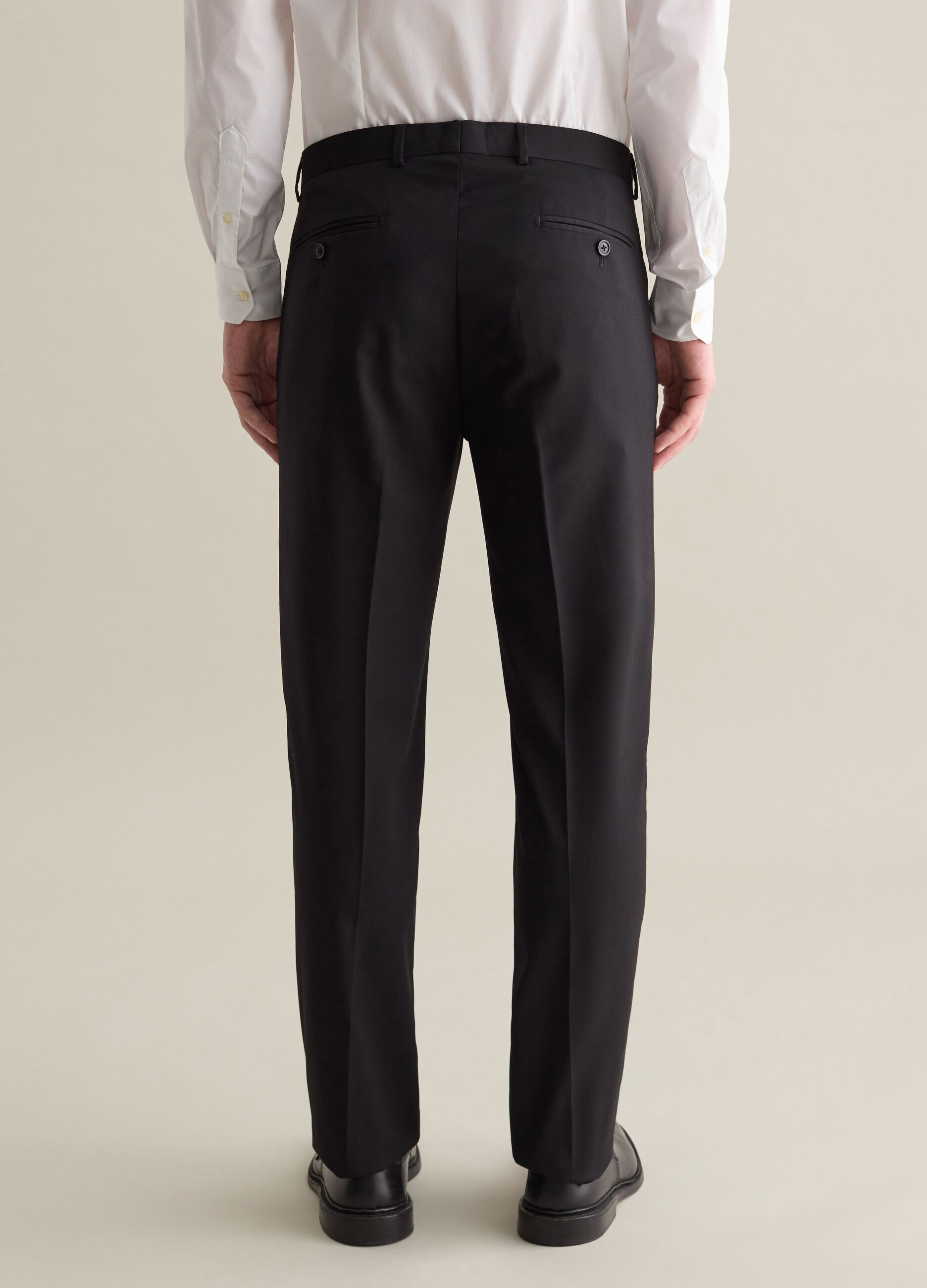 Elegant slim-fit trousers