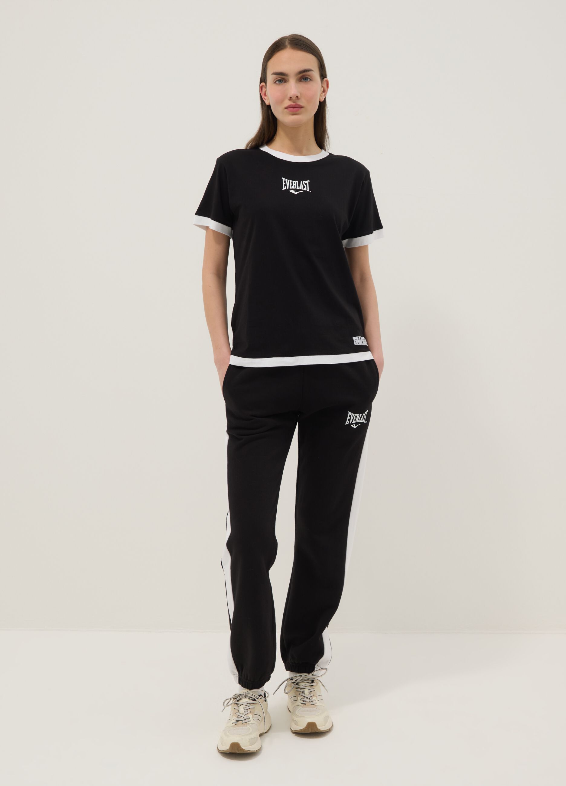 Black pure cotton t-shirt with regular fit and white trims