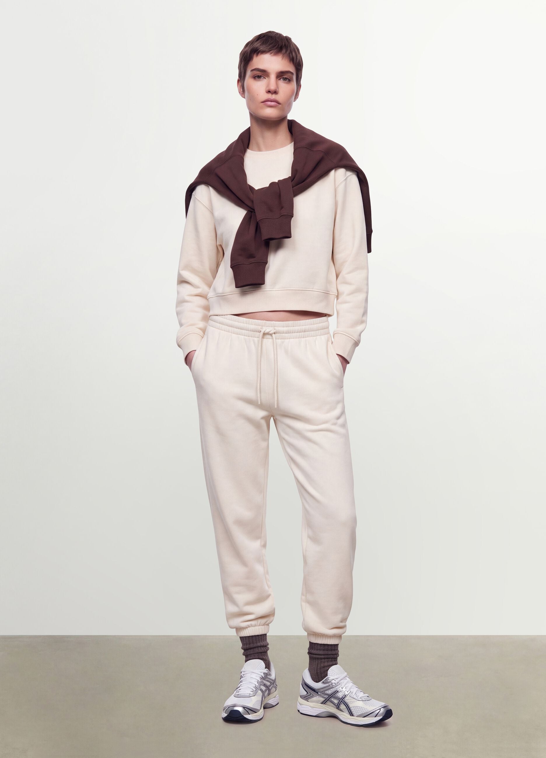 White cotton-blend joggers with elasticated waistband, regular fit