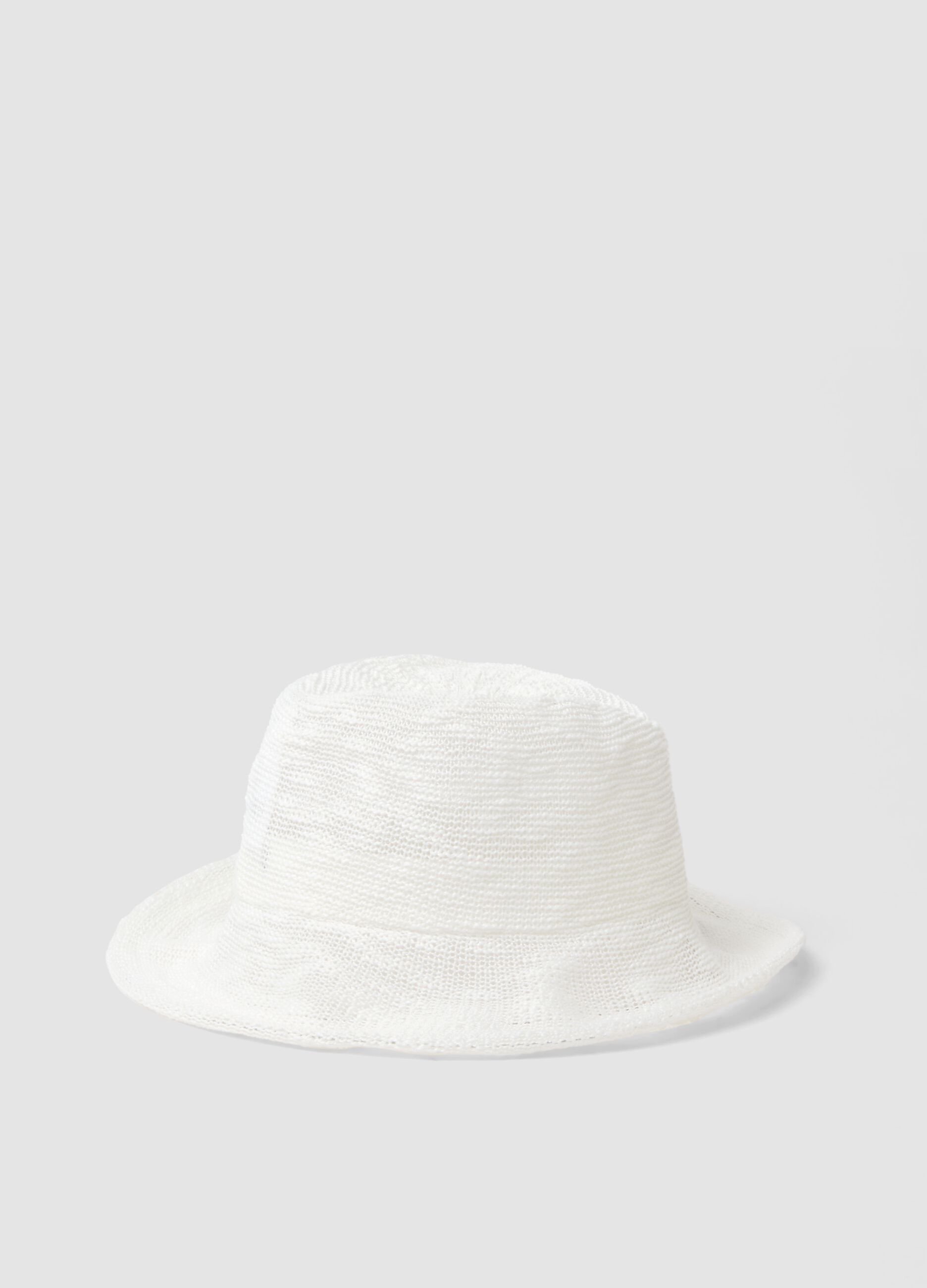 White knitted bucket hat