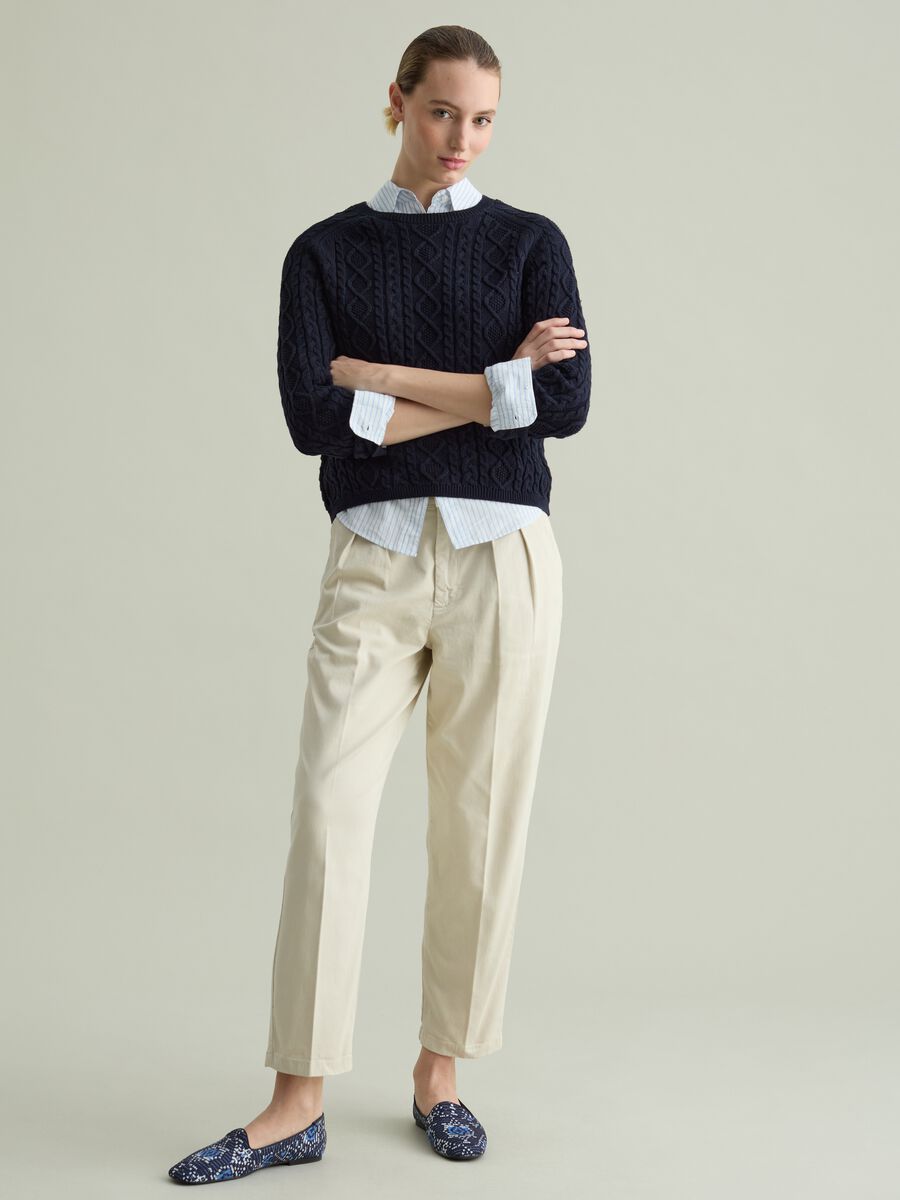 Cable-knit pullover with diamond motif_1