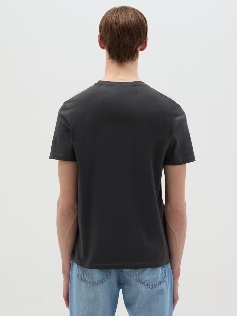 Organic cotton T-shirt with V neck_3