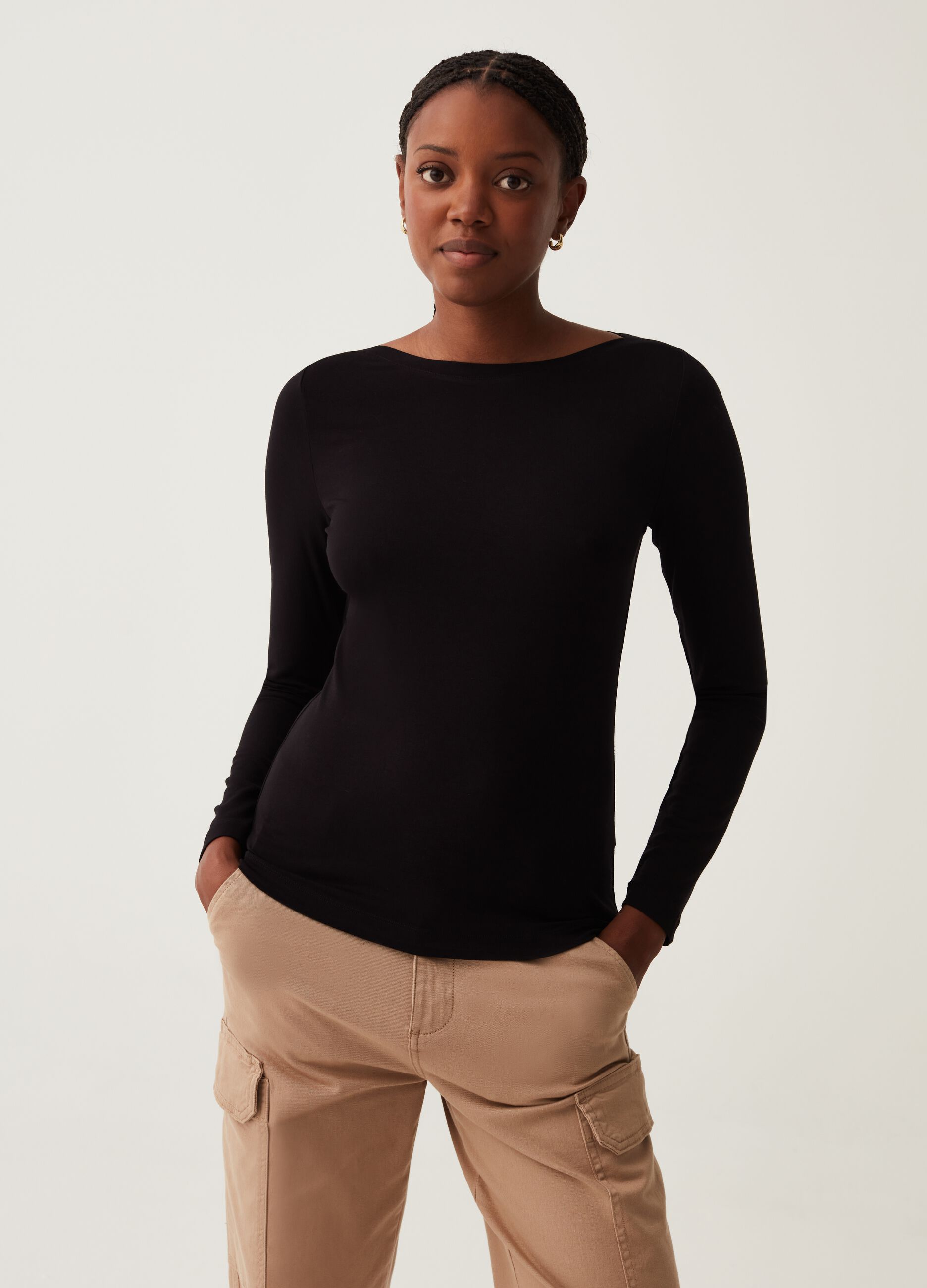 T-shirt a maniche lunghe scollo a barchetta
