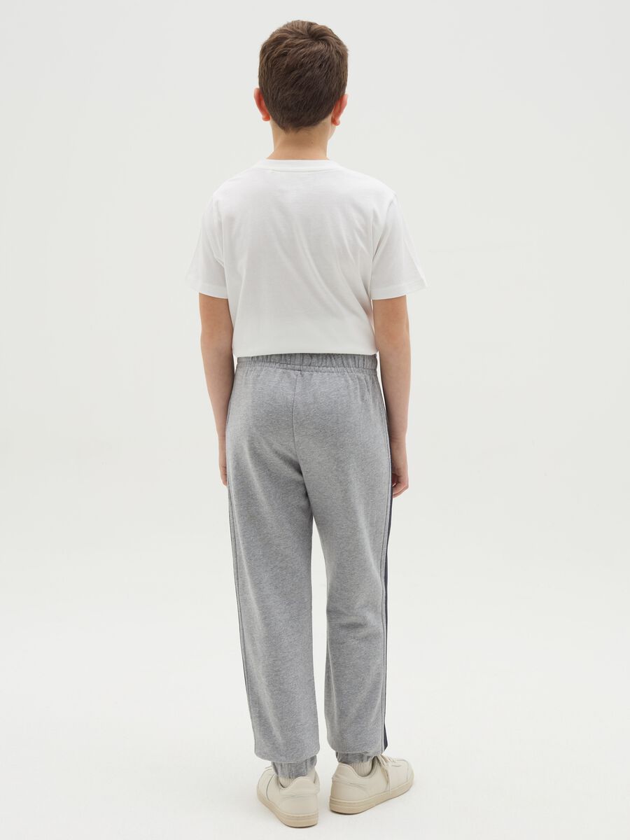 Joggers with contrasting bands and "Champs Crew” print_2