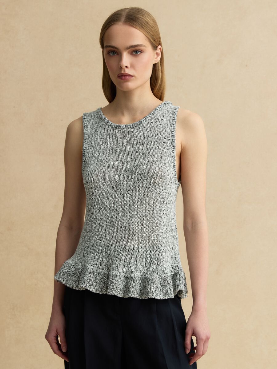 Top in tricot bianco e nero regular fit con volant_2