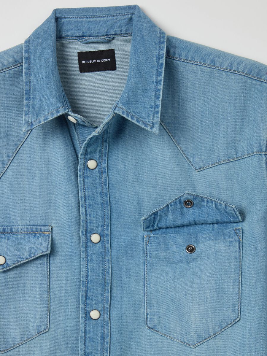 Western shirt in denim with pearl buttons_5