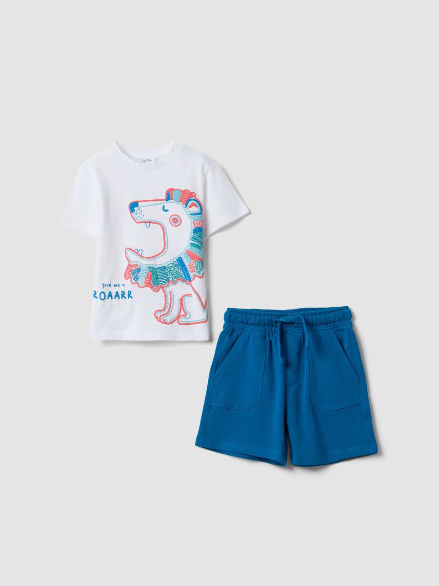 Completo bianco e blu in puro cotone con t-shirt e shorts per bimbo regular fit_0