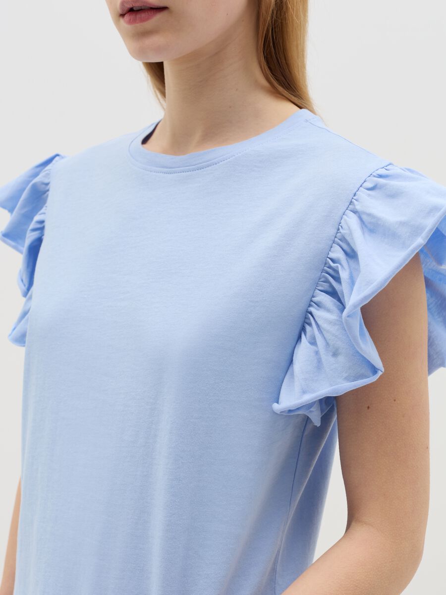 Light blue short-sleeved T-shirt with flounce_2