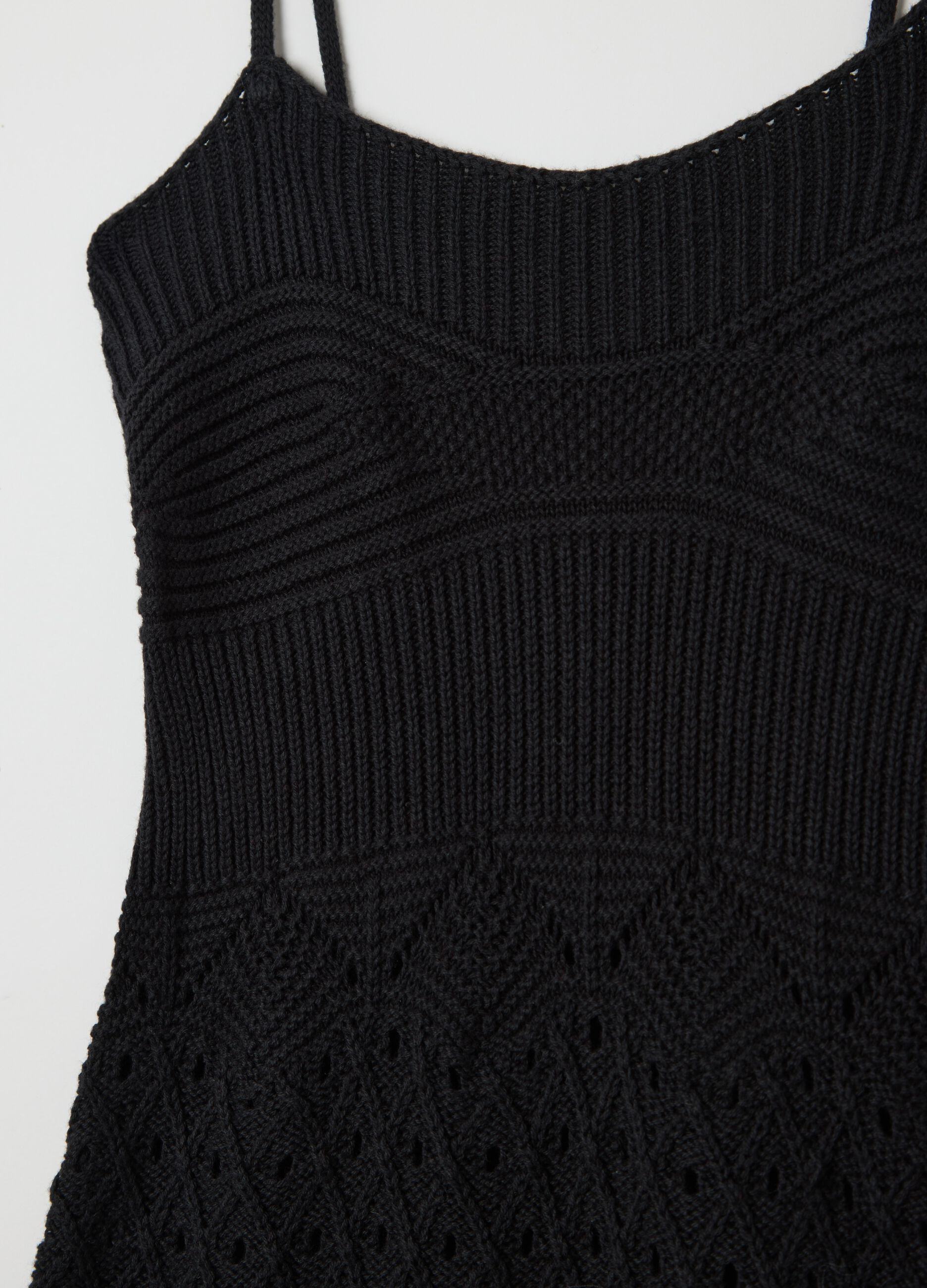 Abito lungo nero in maglia crochet