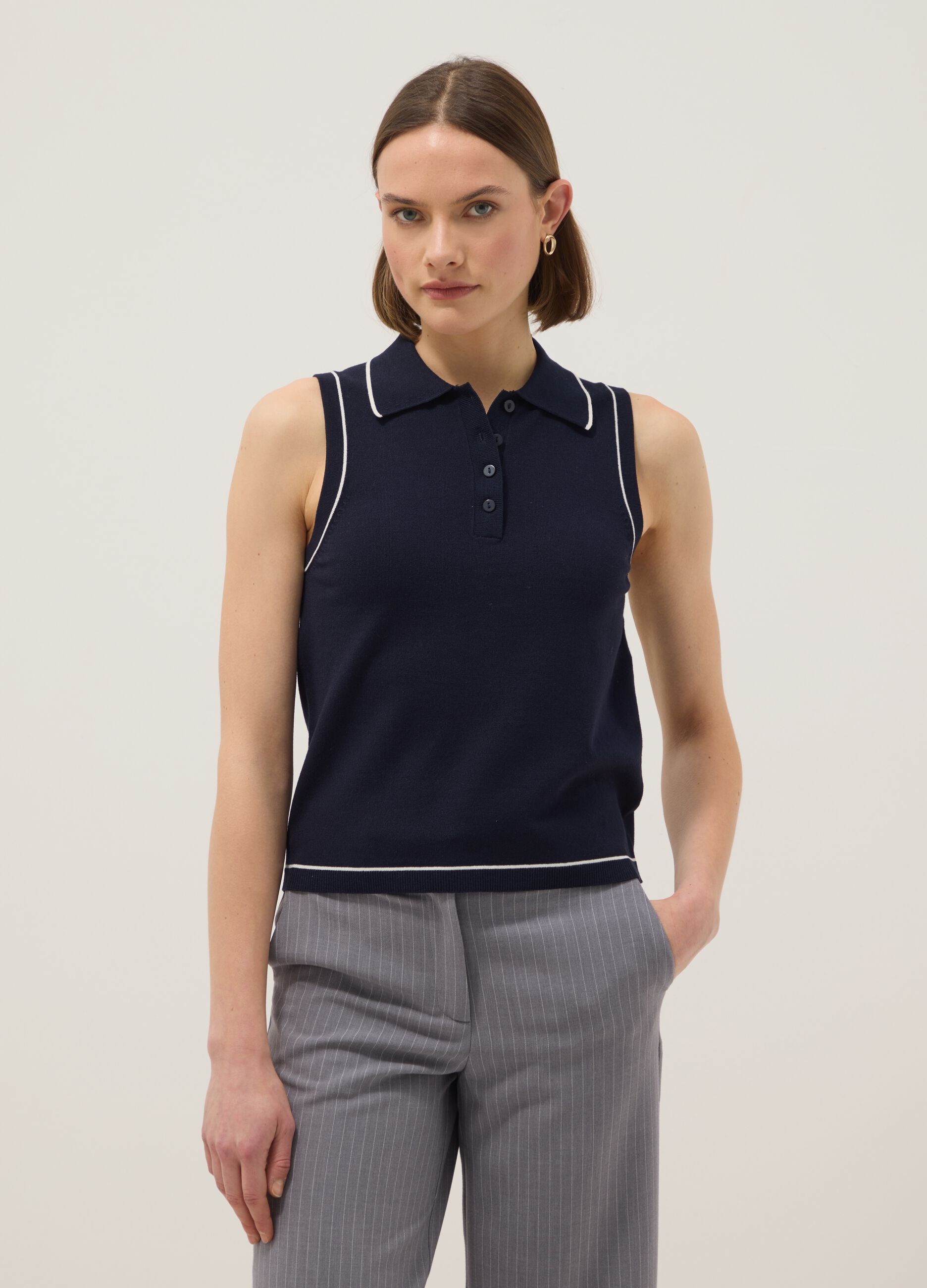 Polo senza maniche in misto viscosa blu slim fit con bottoni