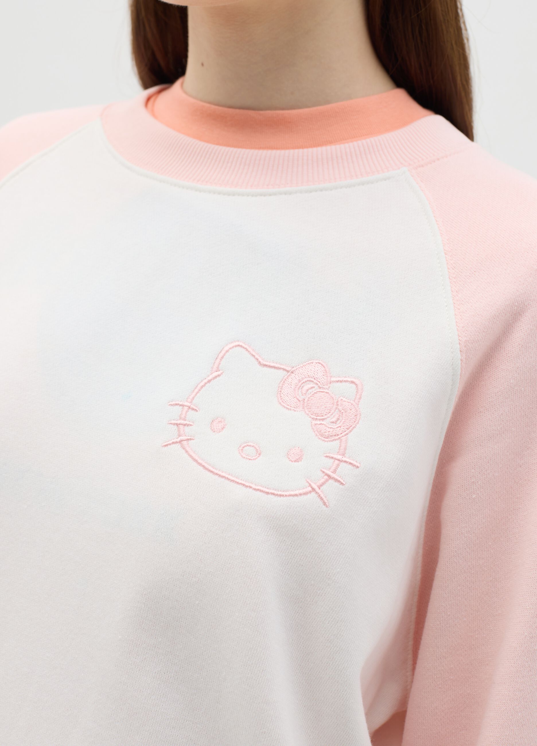 White and pink sweatshirt in French terry with Hello Kitty embroidery