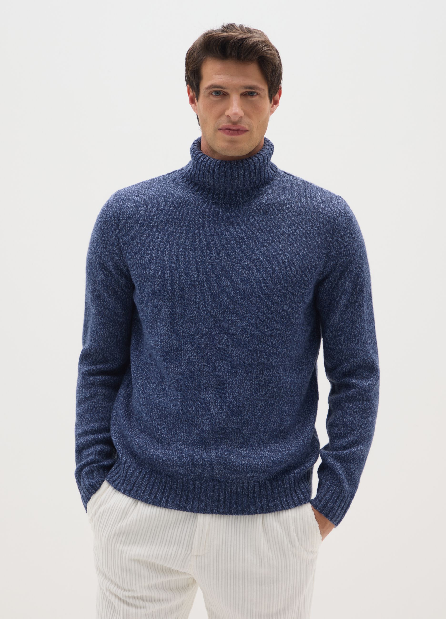 Regular fit blue turtleneck sweater