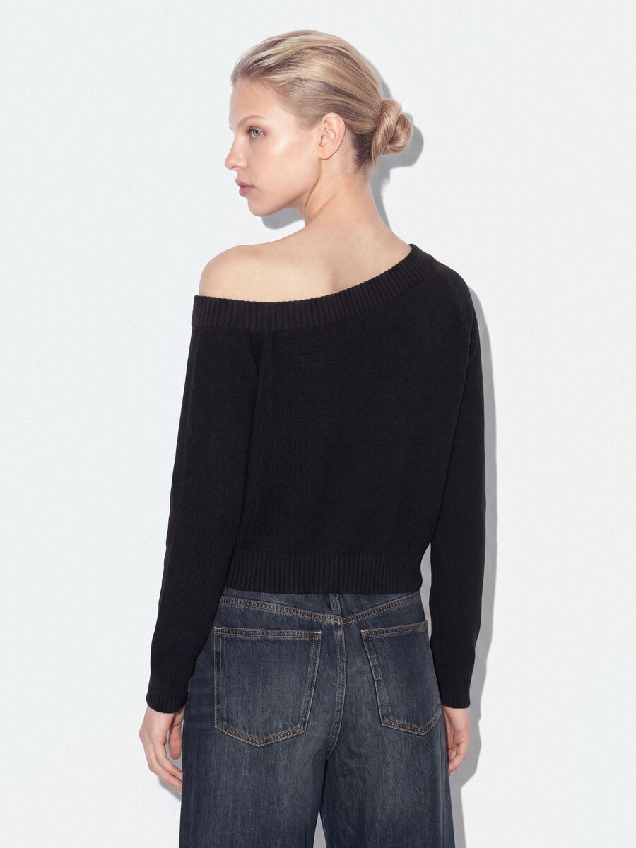 Black fitted viscose-blend top with boat neckline_2