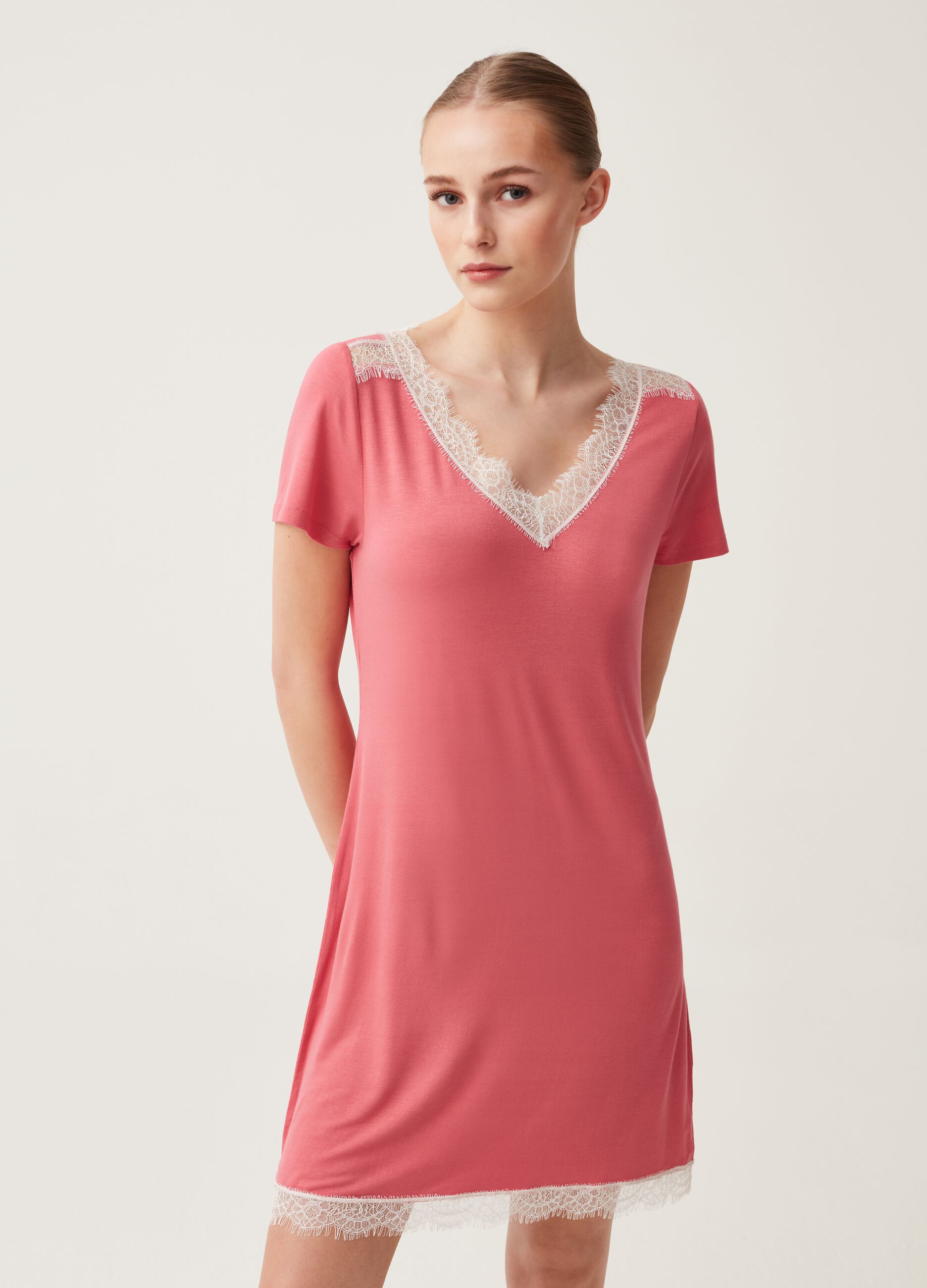 Camicia da notte in viscosa stretch con pizzo Rosa lampone da