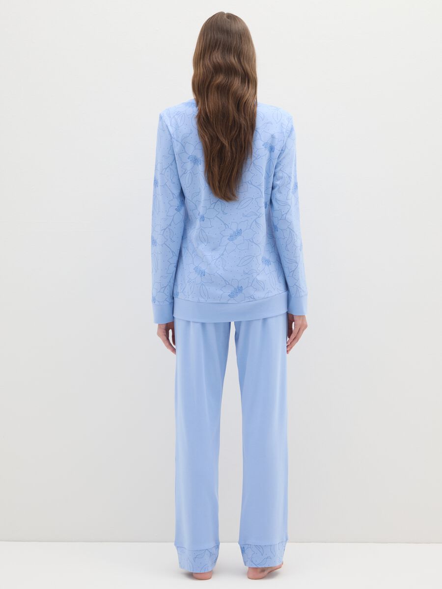 Blue cotton pyjamas with floral print_2