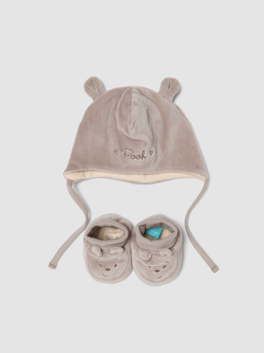 Set grigio con cuffietta e scarpine per neonati a tema Winnie The Pooh_0