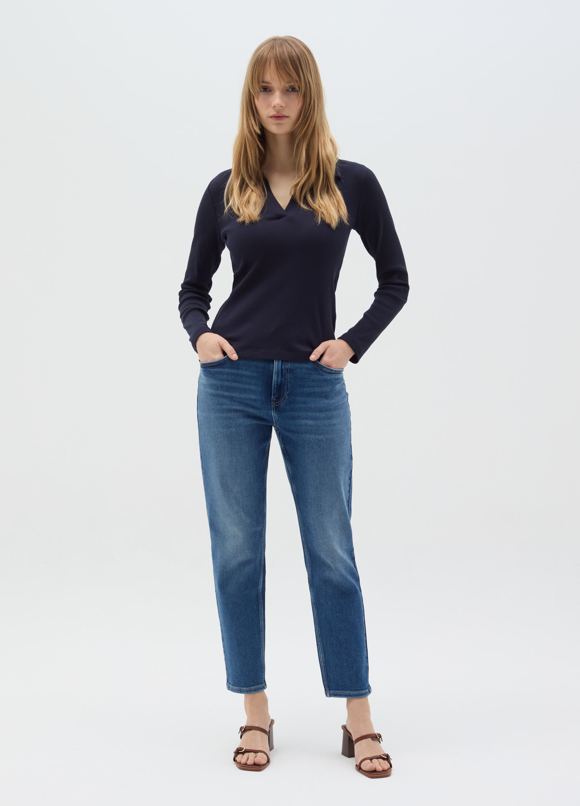 Slim-fit stretch jeans with five pockets