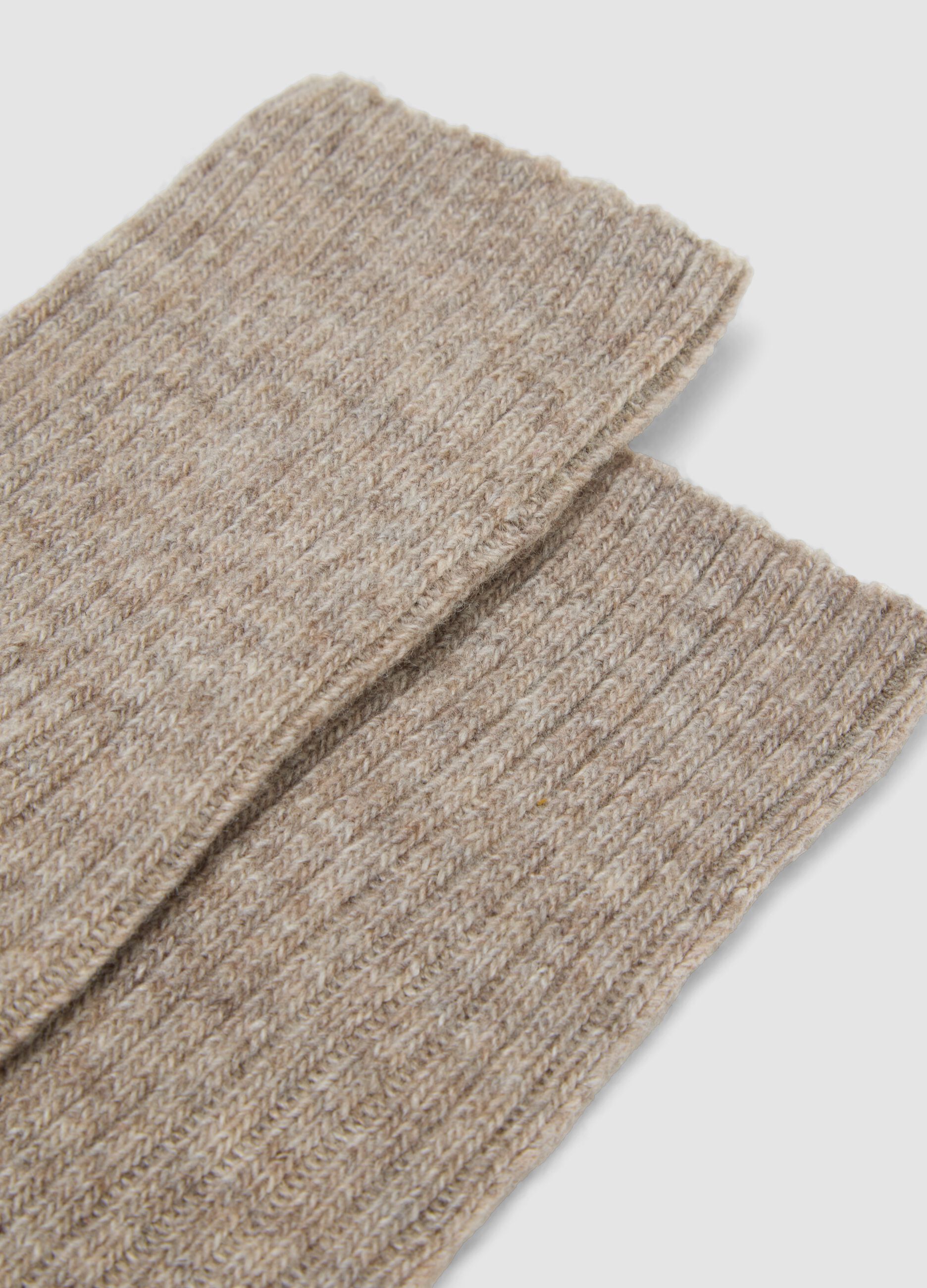 Beige ribbed socks in wool, viscose and stretch cashmere