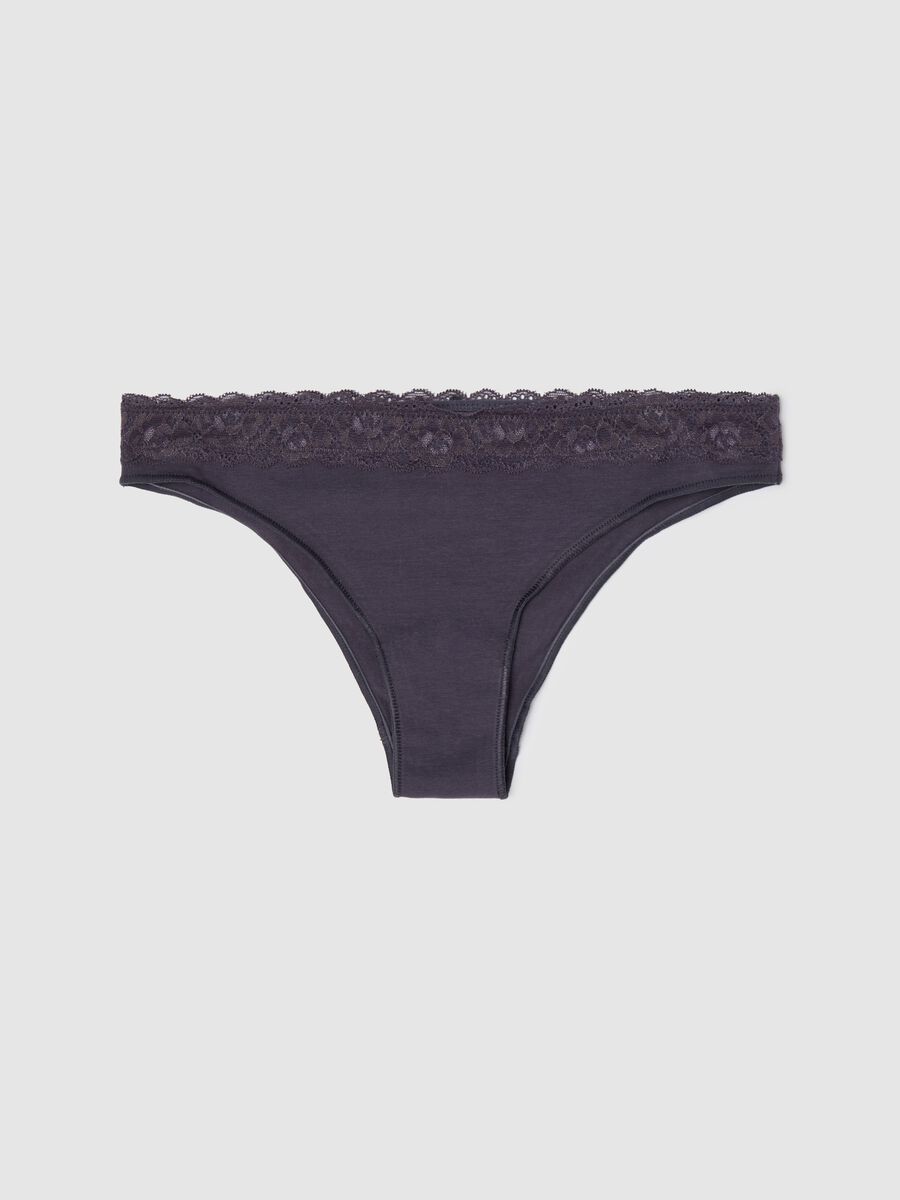 Brazilian-cut briefs with lace trim_4