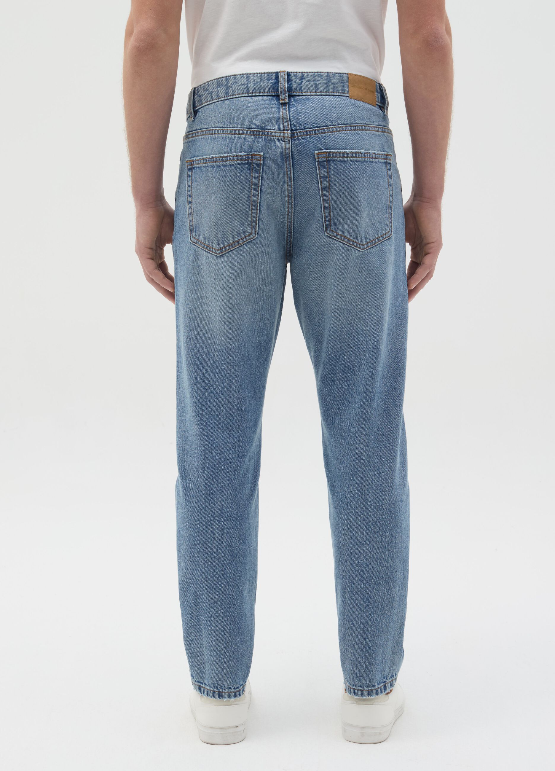 Jeans relaxed fit con scoloriture