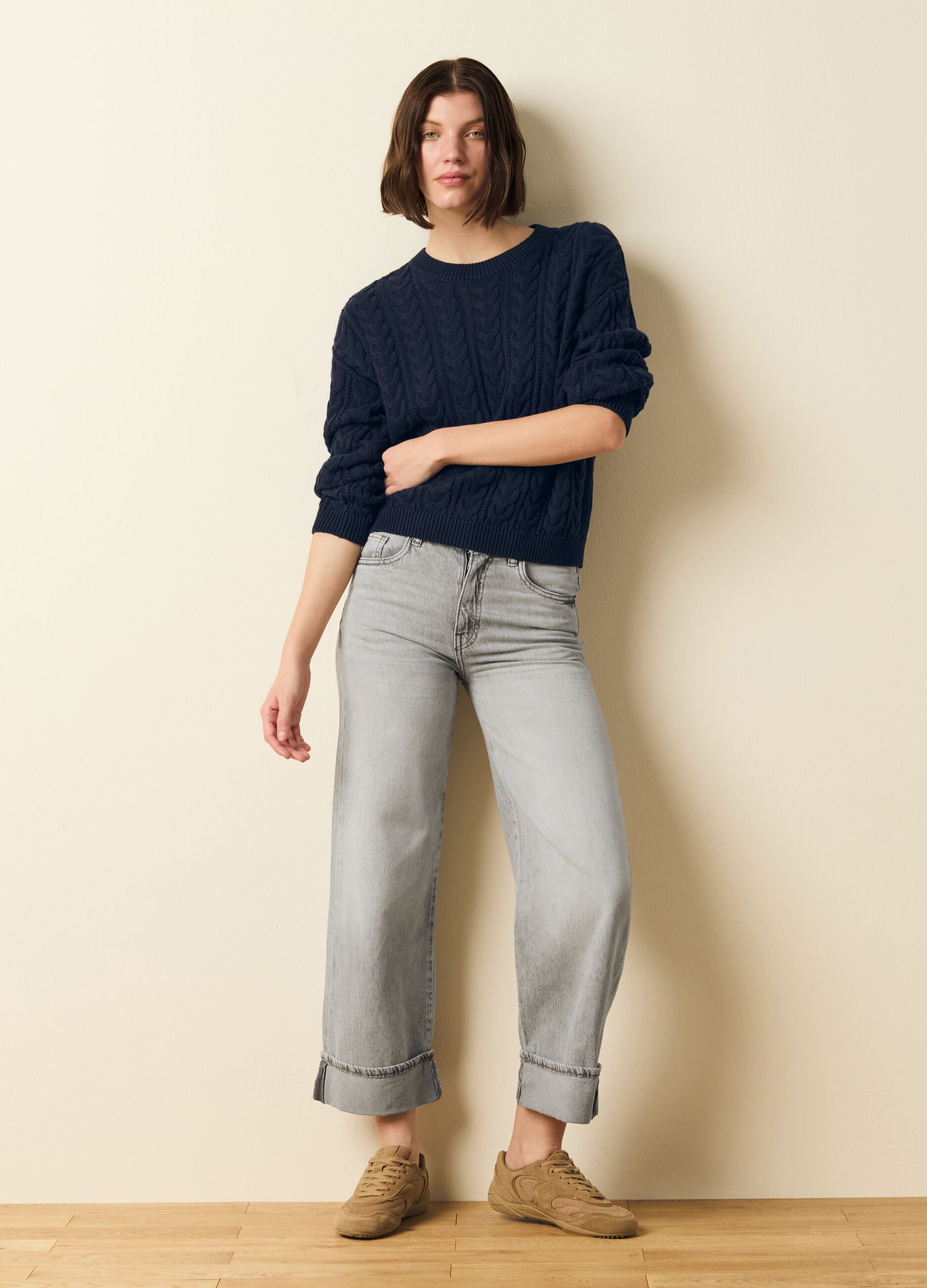 Cable-knit pullover with round neck