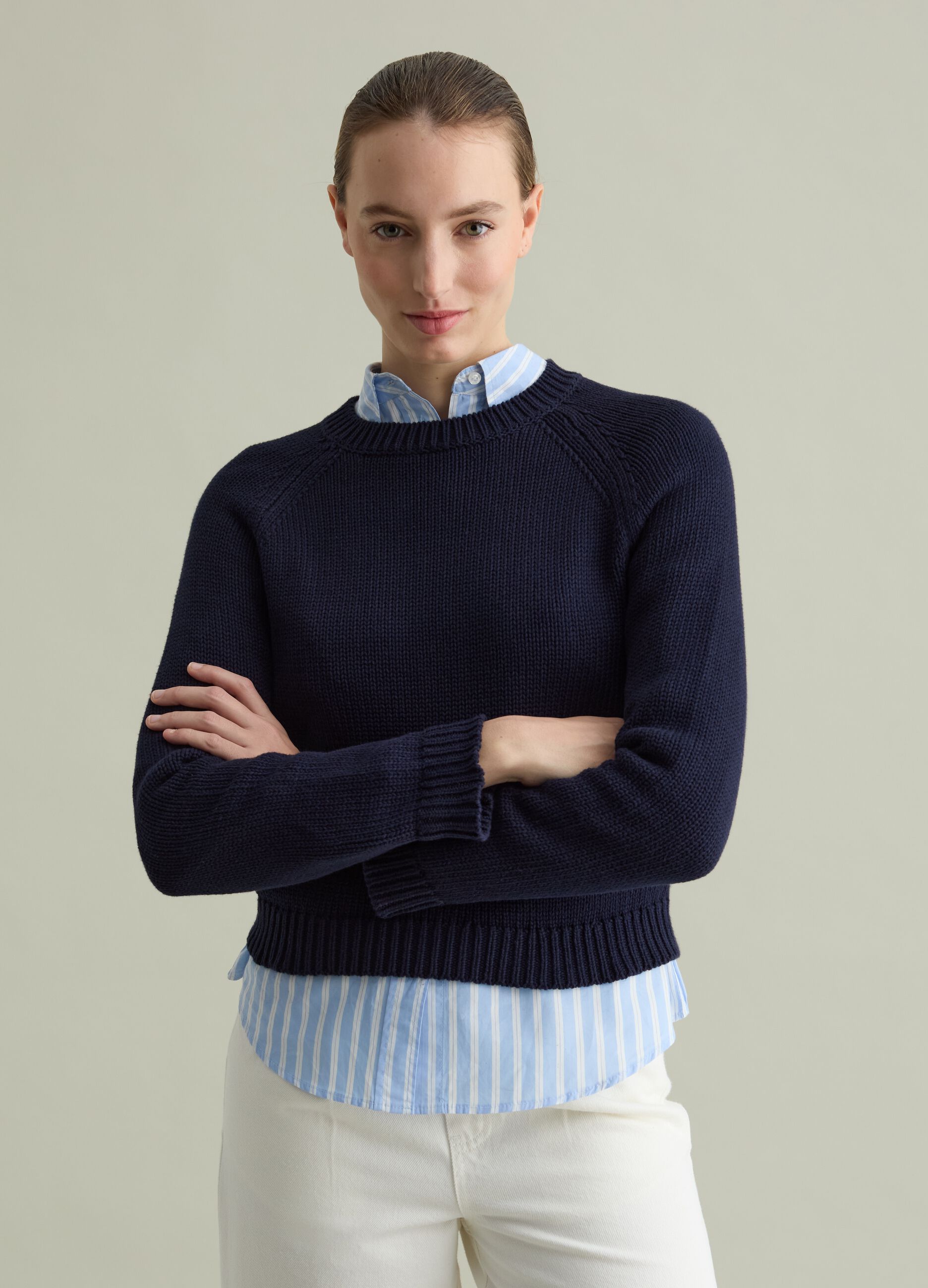 Cotton pullover with raglan sleeves