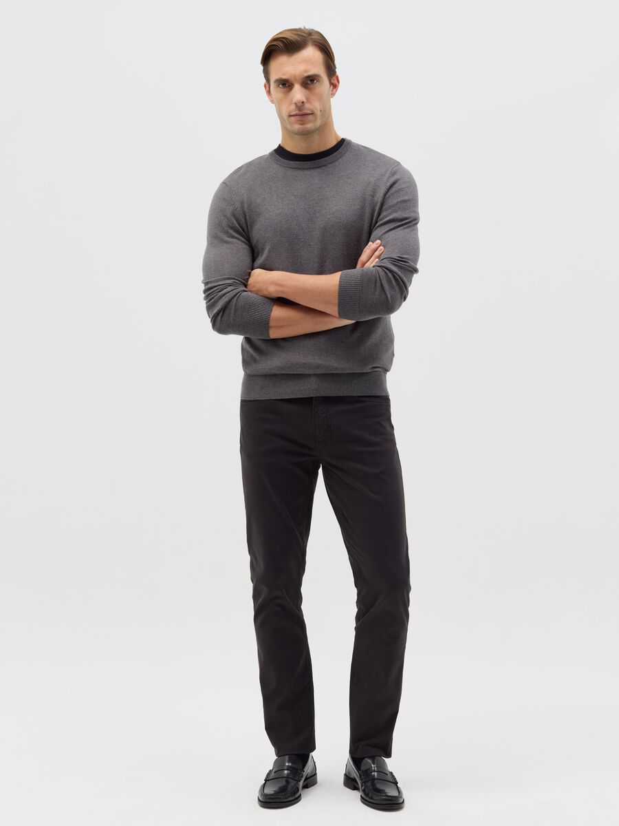 Skinny-fit trousers with five pockets_0