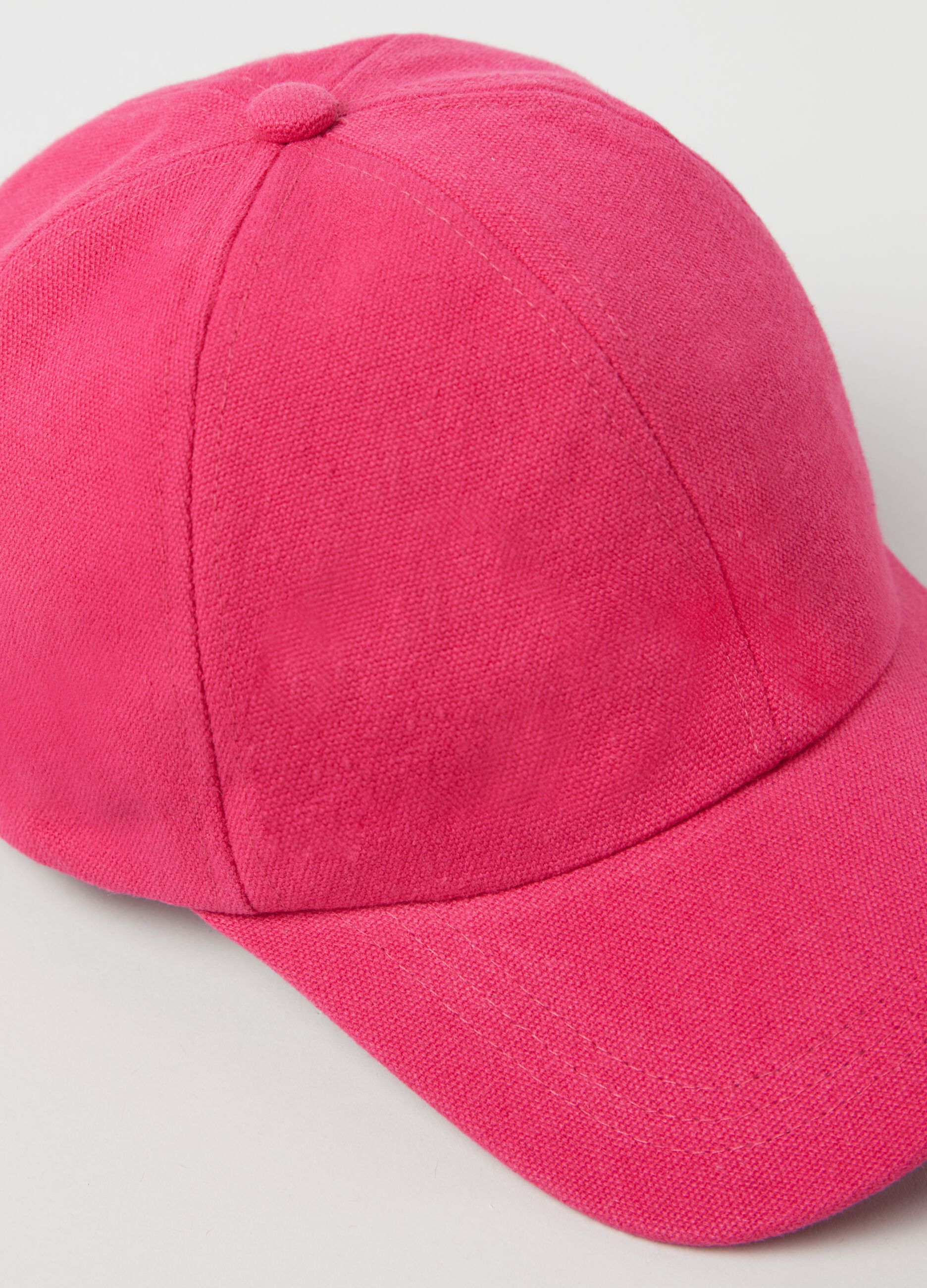 Solid colour baseball cap