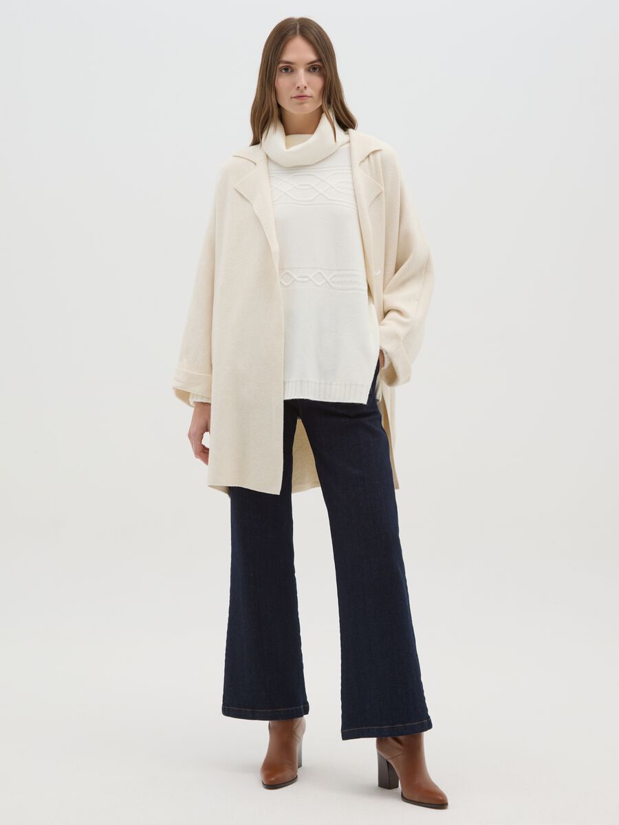 Cardigan beige chiaro con collo a revers_1