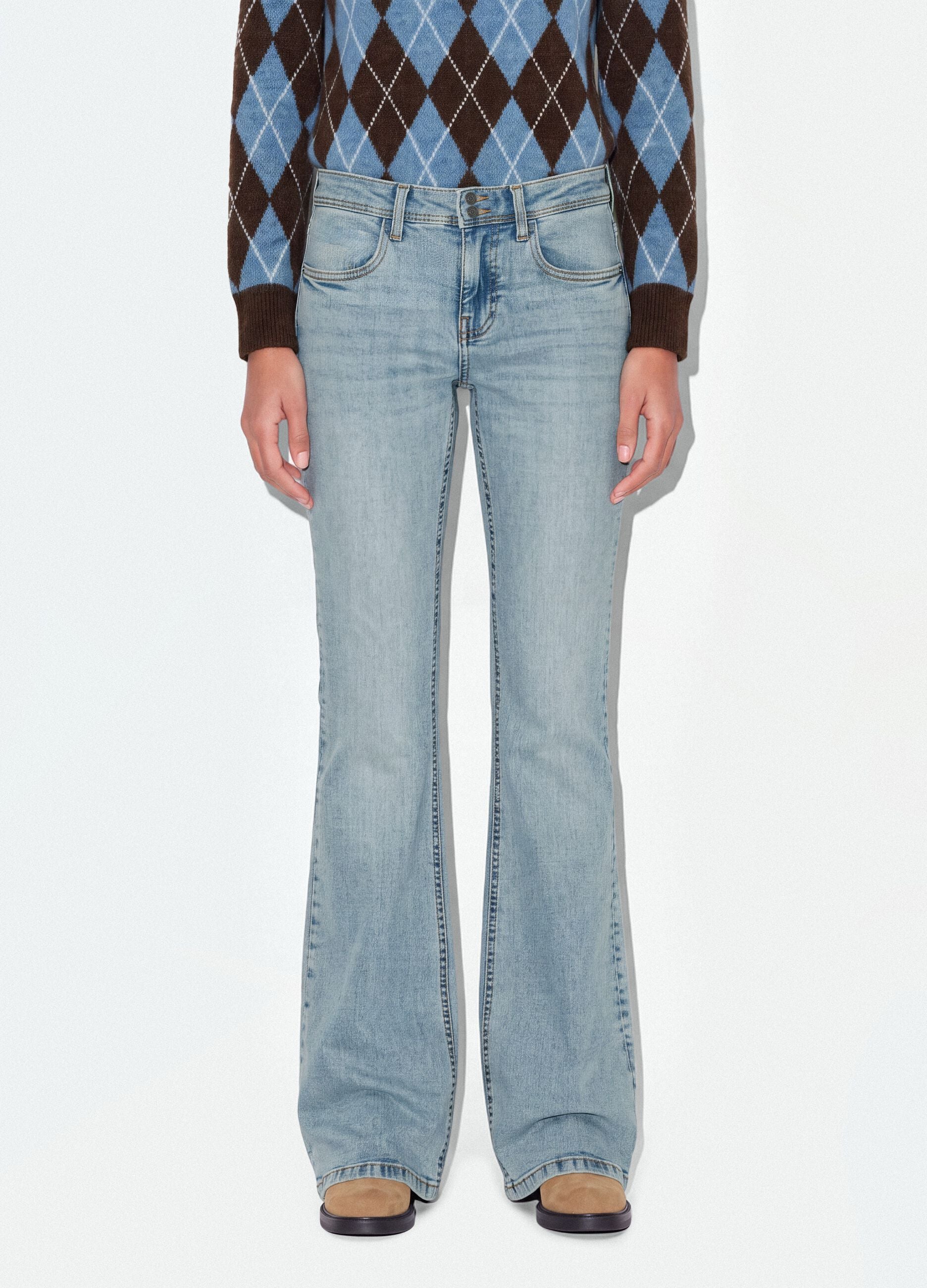 Jeans blu chiaro flare in cotone elasticizzato