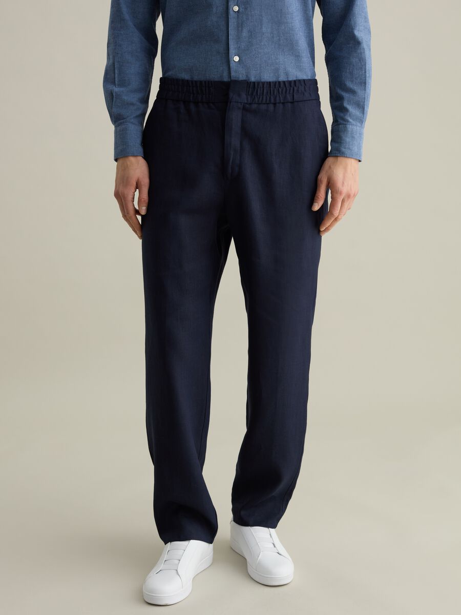 Contemporary trousers in linen_1