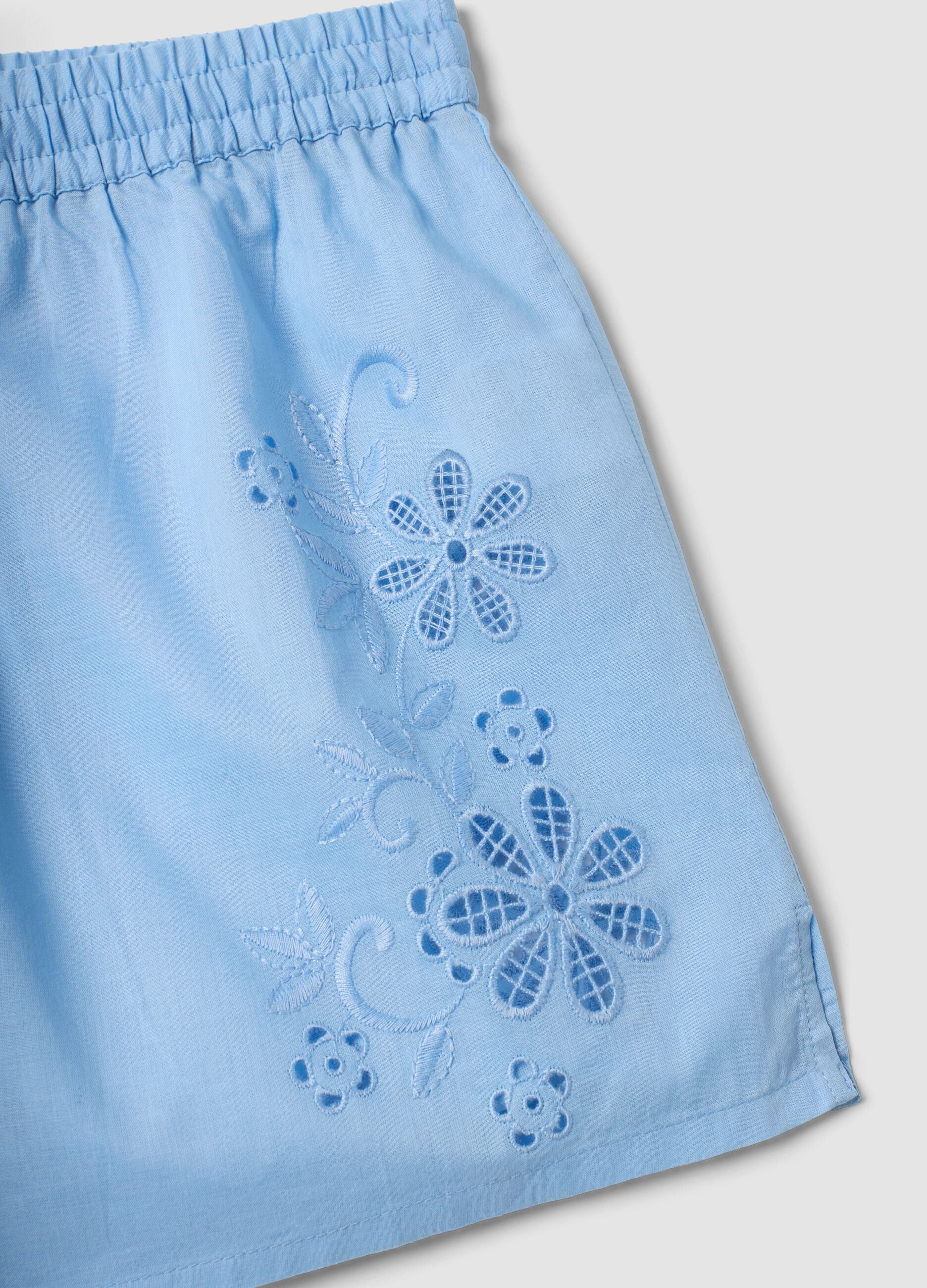 Light blue organic cotton pyjama shorts with embroidery