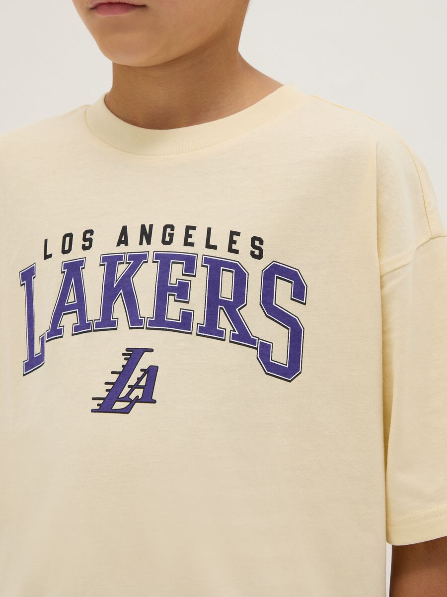 Kids' beige pure cotton T-shirt regular fit with Lakers logo_2